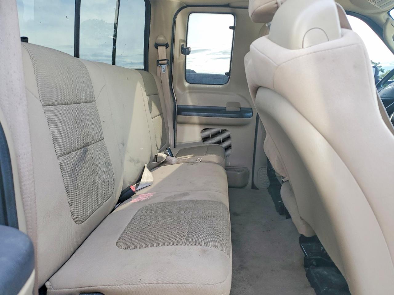 2005 Ford F250 Super Duty Tan vin: 1FTSX21P05EB46906