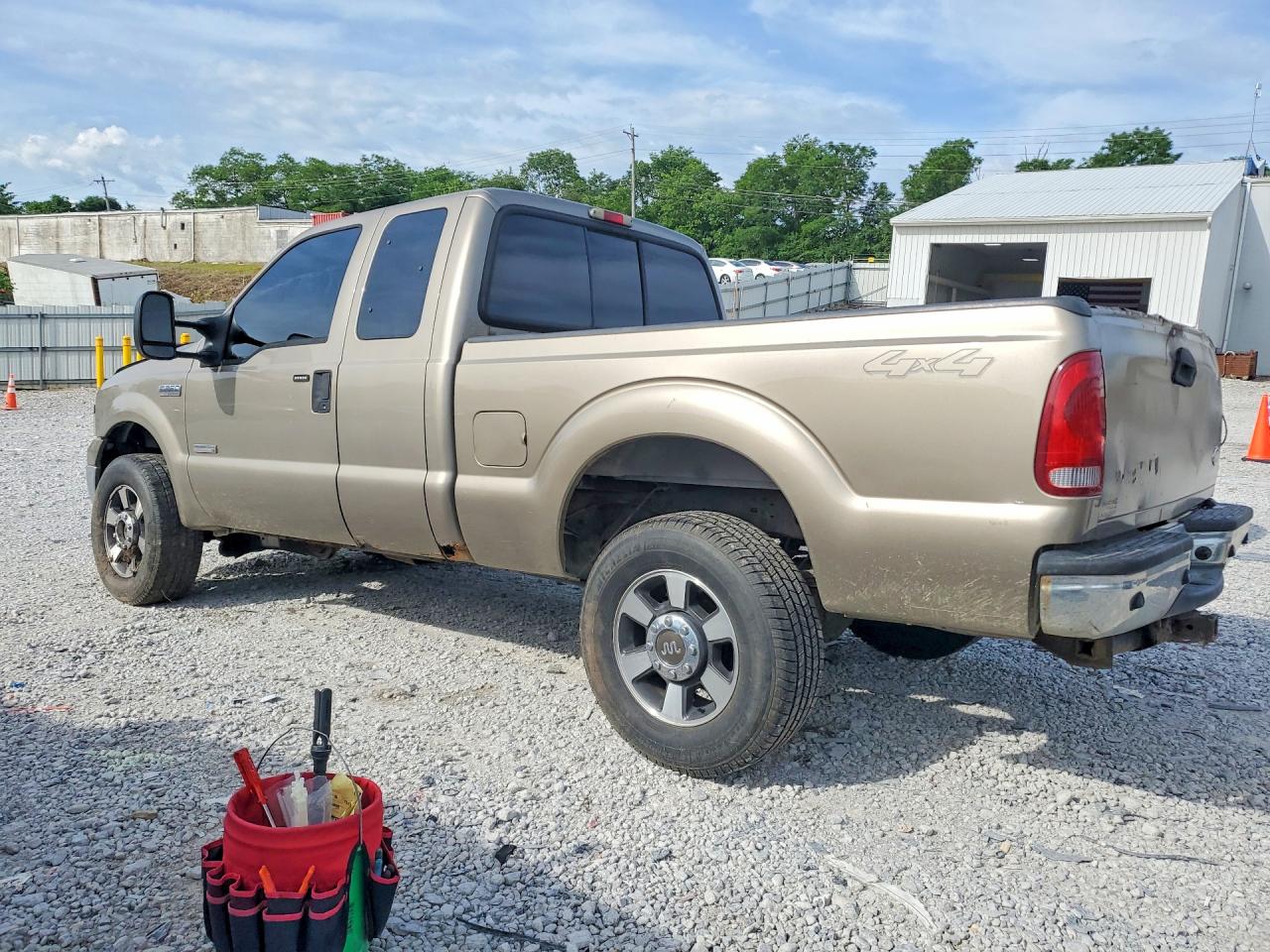 2005 Ford F250 Super Duty Tan vin: 1FTSX21P05EB46906