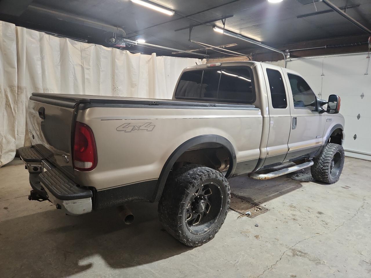 2006 Ford F250 Super Duty Tan vin: 1FTSX21P06EC18902 Damage: Right Running Board, Rust, > 12 Inches