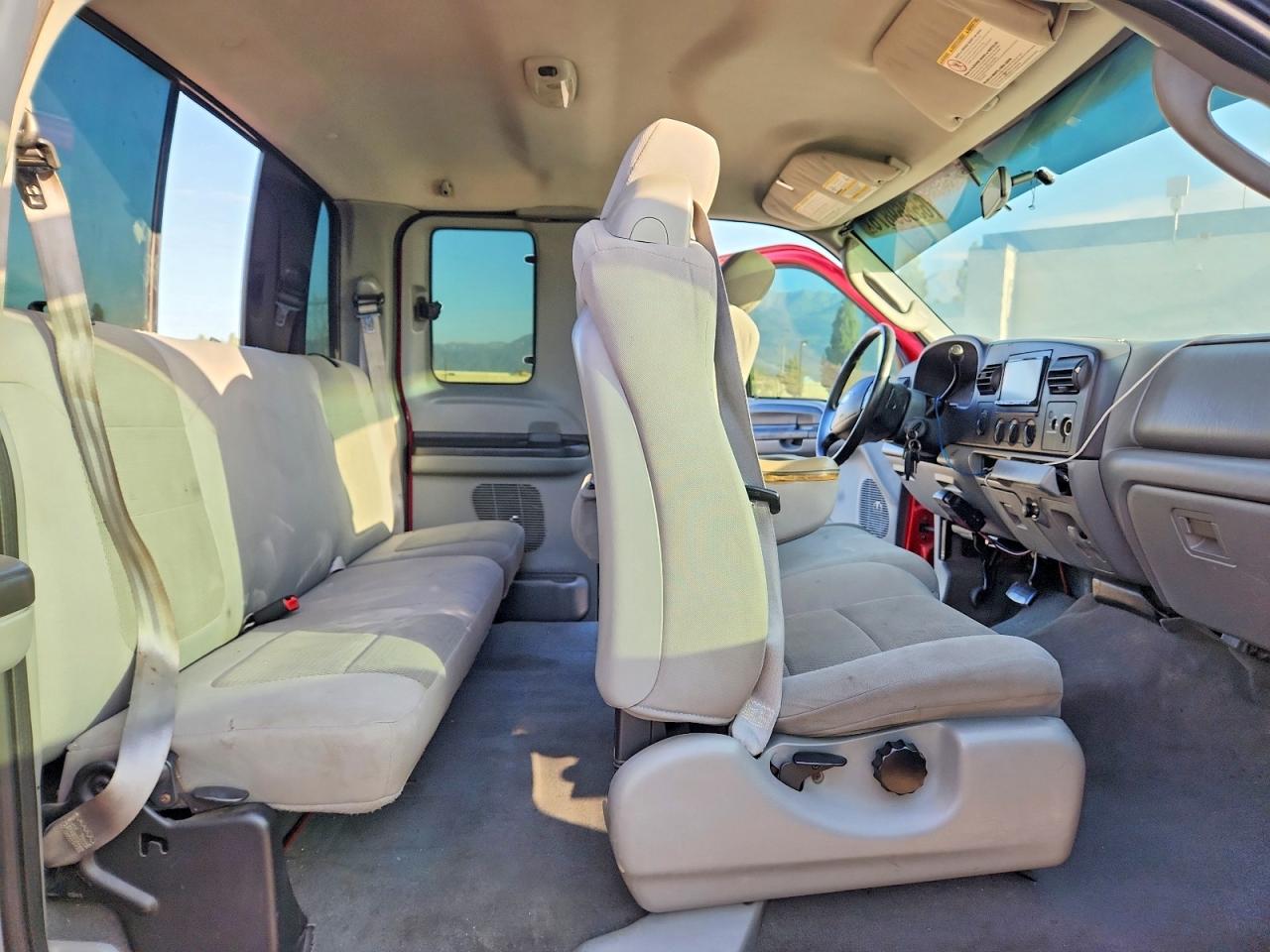 2005 Ford F250 Super Duty Red vin: 1FTSX21P35EA39087
