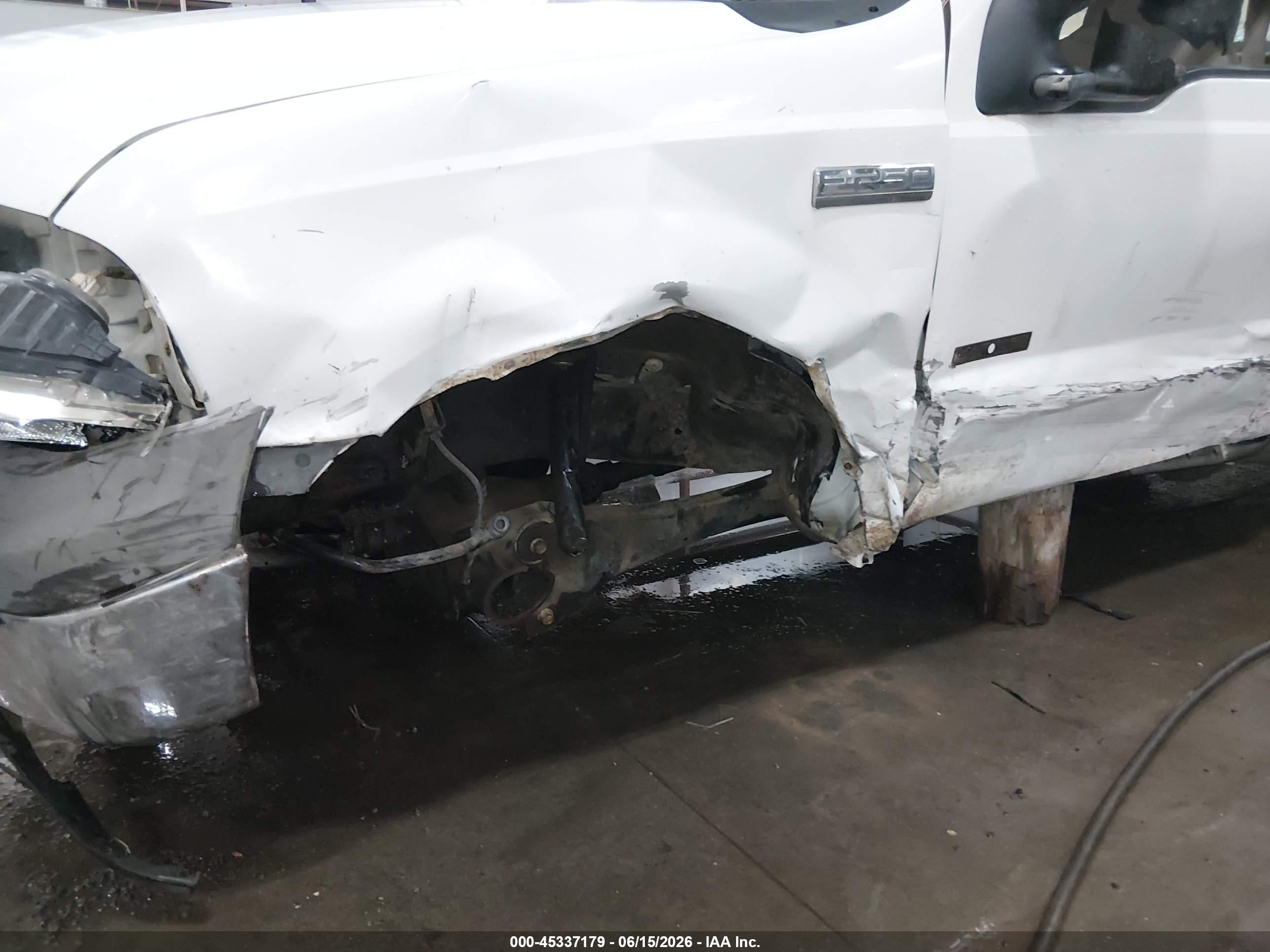 2005 Ford F-250 Lariat/xl/xlt White vin: 1FTSX21P35EC54632