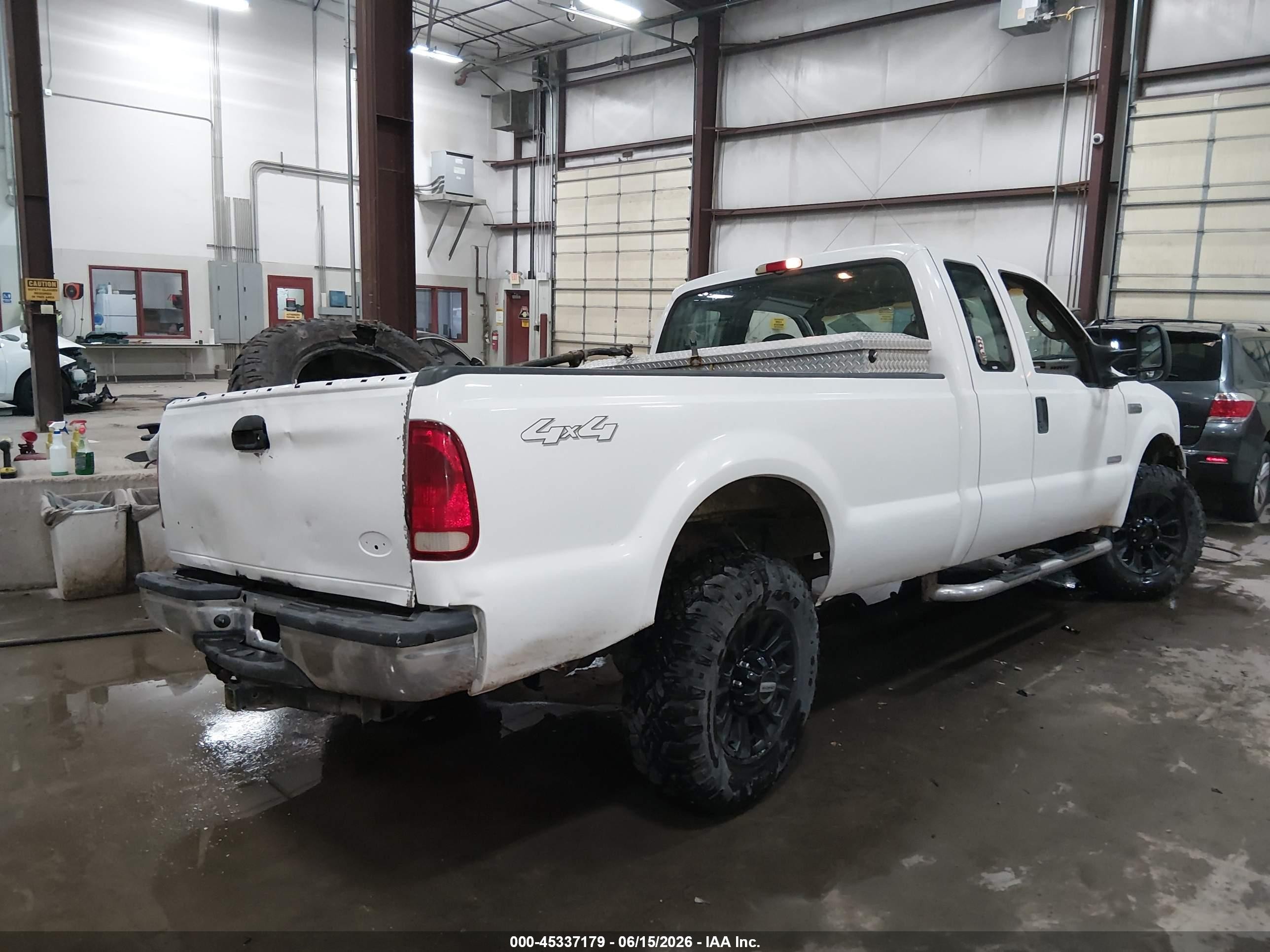 2005 Ford F-250 Lariat/xl/xlt White vin: 1FTSX21P35EC54632