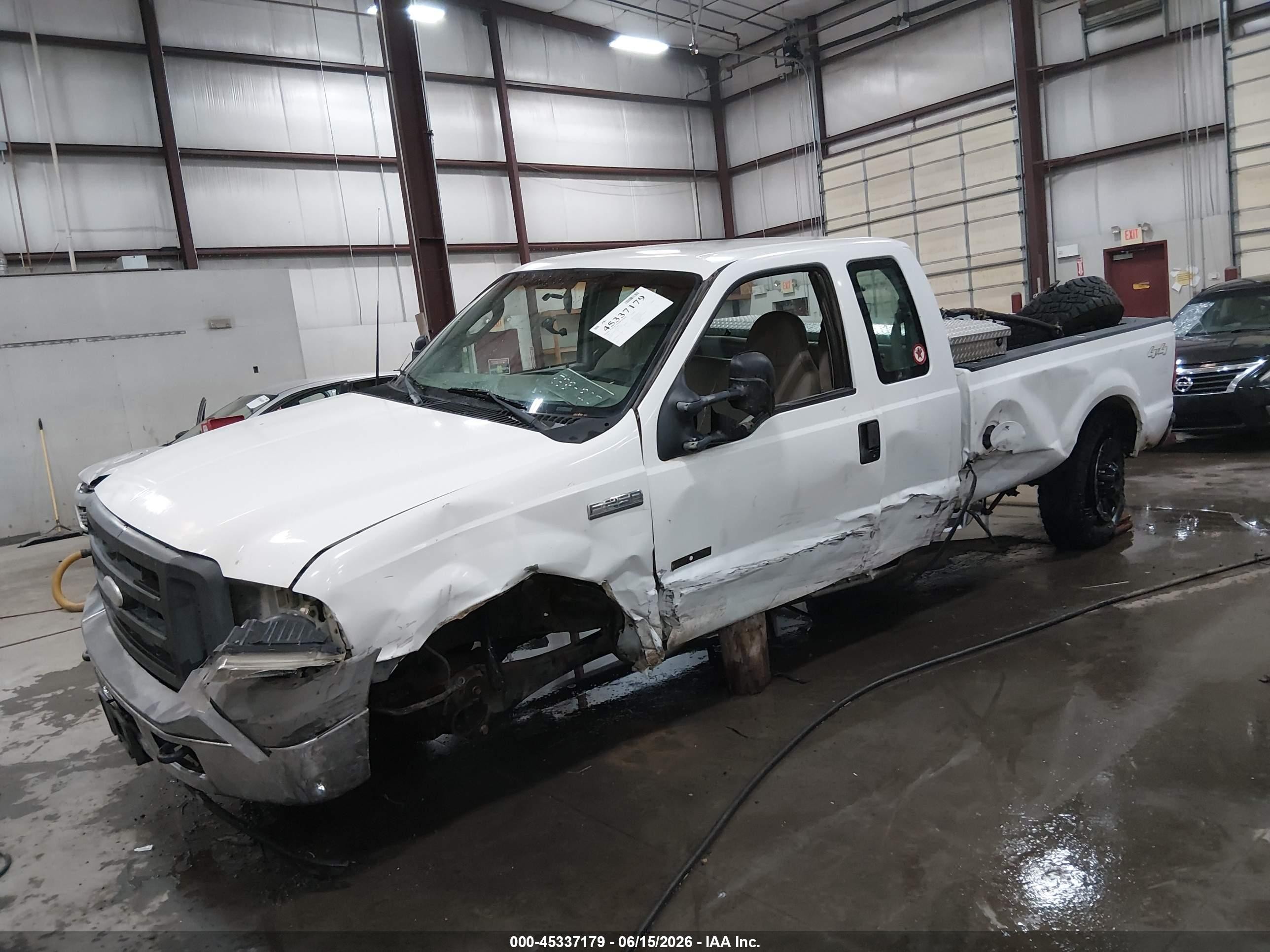 2005 Ford F-250 Lariat/xl/xlt White vin: 1FTSX21P35EC54632