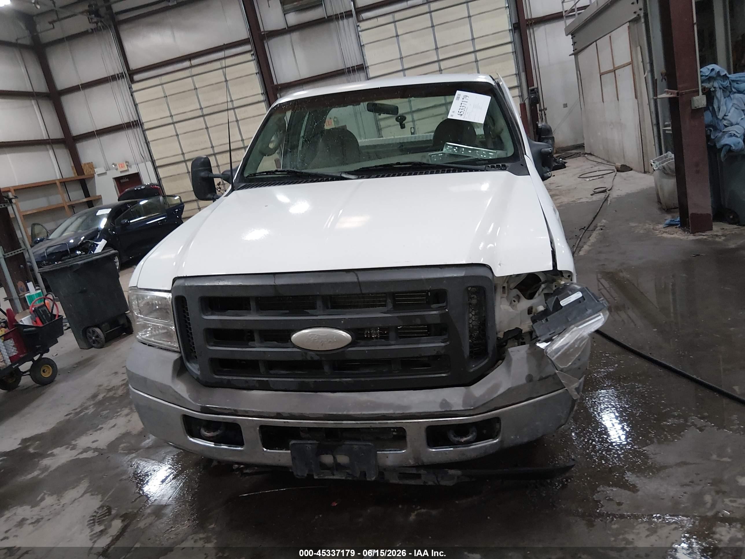 2005 Ford F-250 Lariat/xl/xlt White vin: 1FTSX21P35EC54632