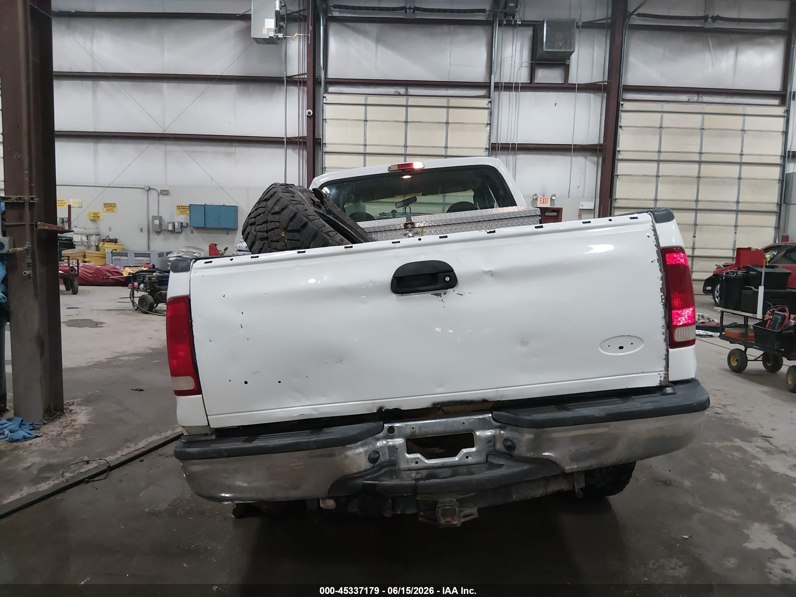 2005 Ford F-250 Lariat/xl/xlt White vin: 1FTSX21P35EC54632