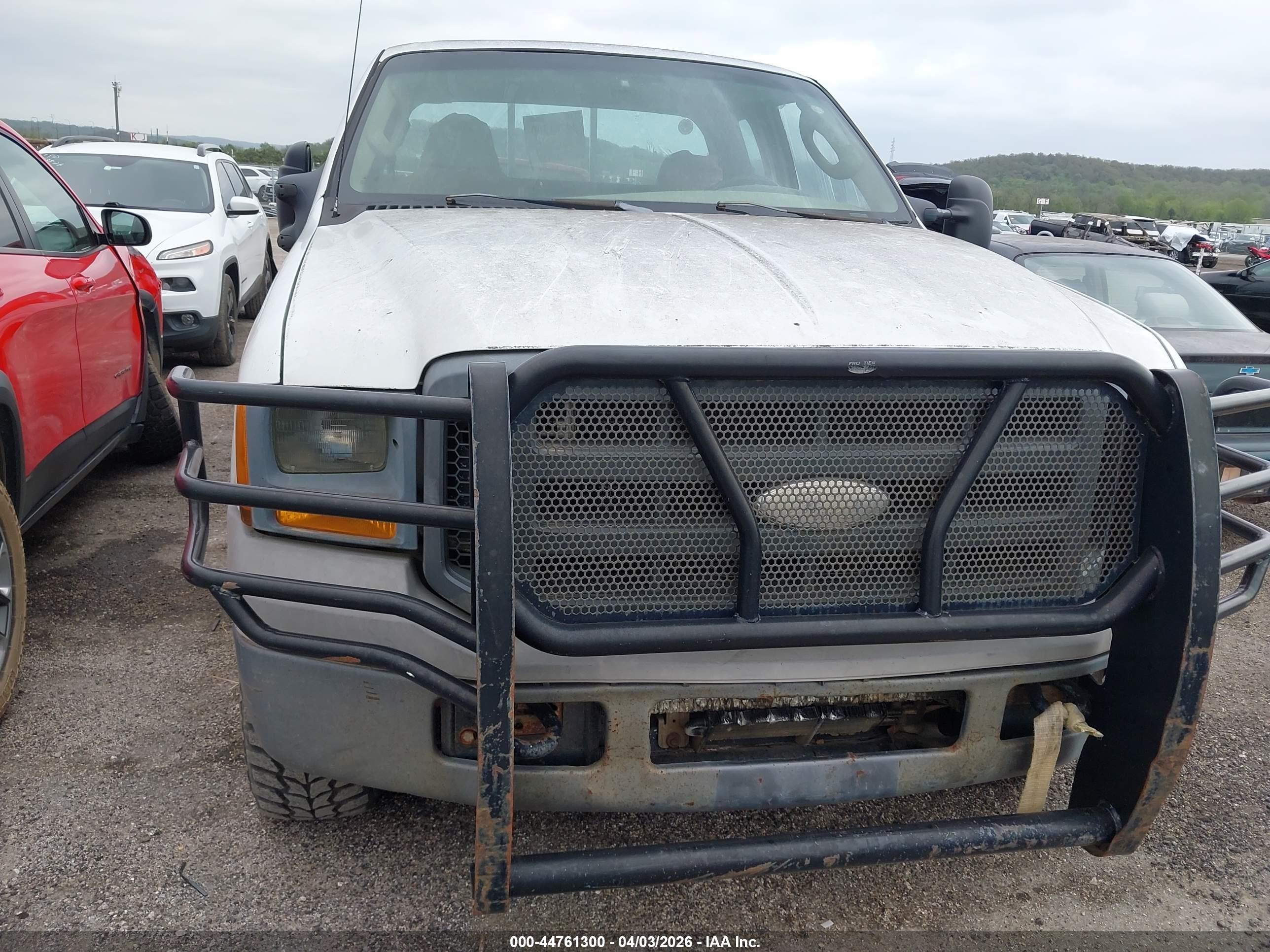 2005 Ford F-250 Lariat/xl/xlt White vin: 1FTSX21P45EB98166