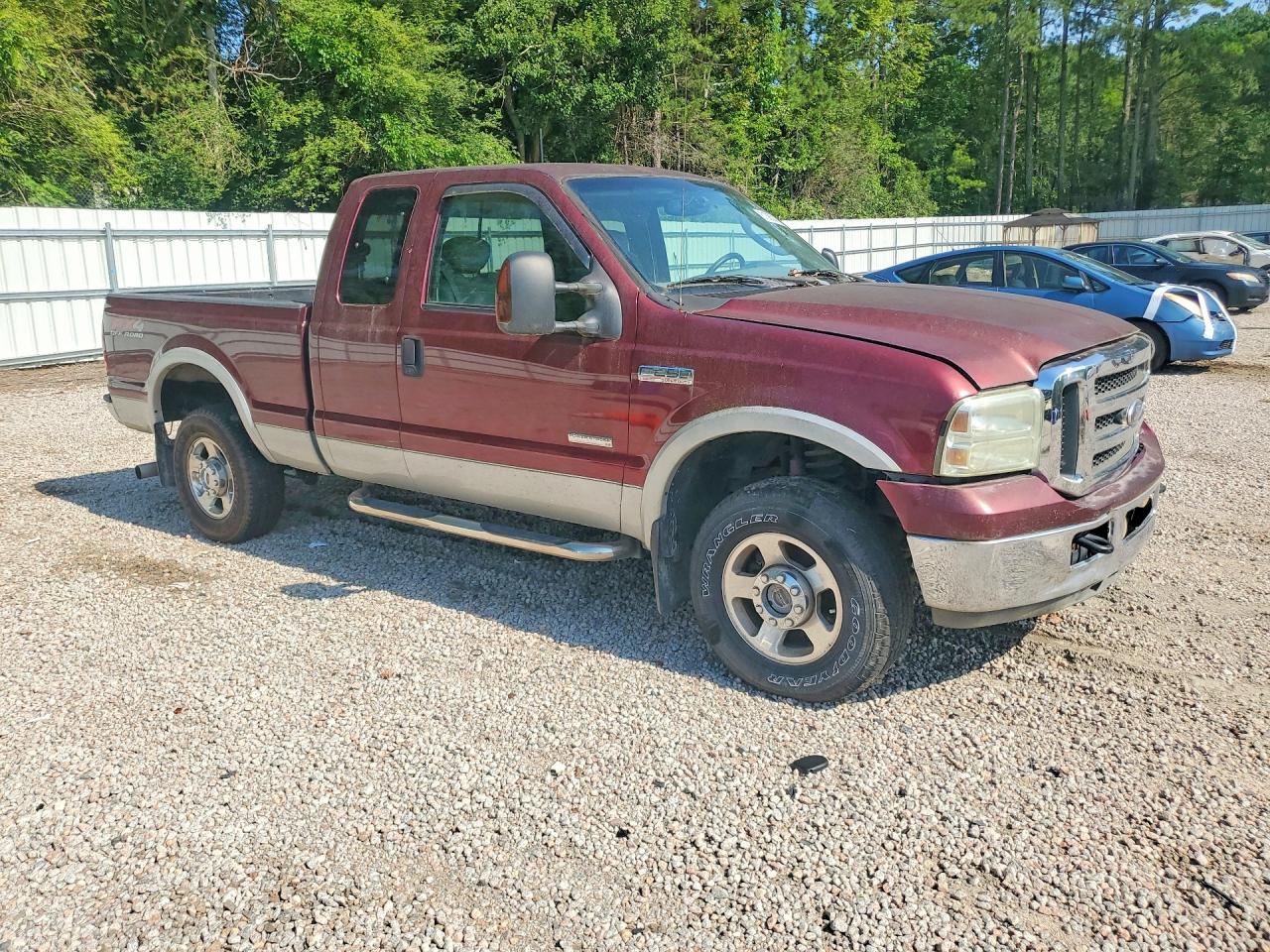 2005 Ford F250 Super Duty Burgundy vin: 1FTSX21P45ED20055