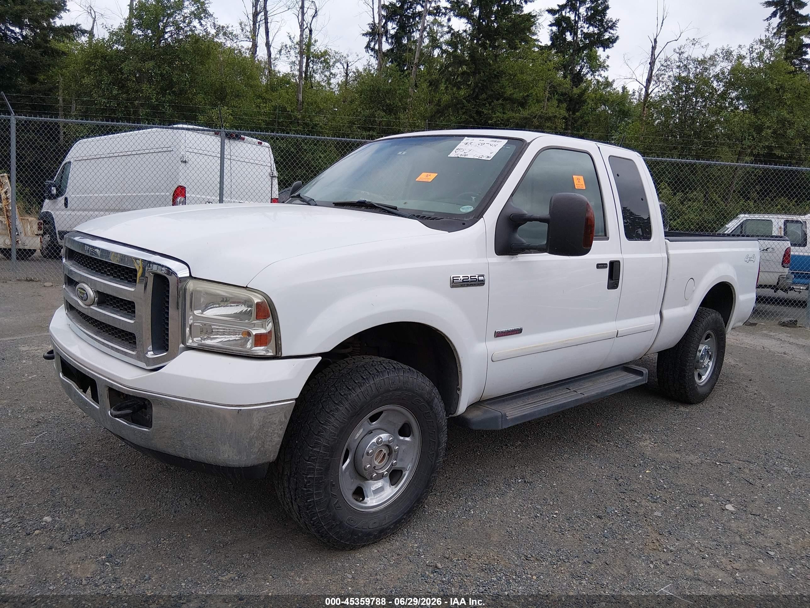2006 Ford F-250   White vin: 1FTSX21P56EC43374