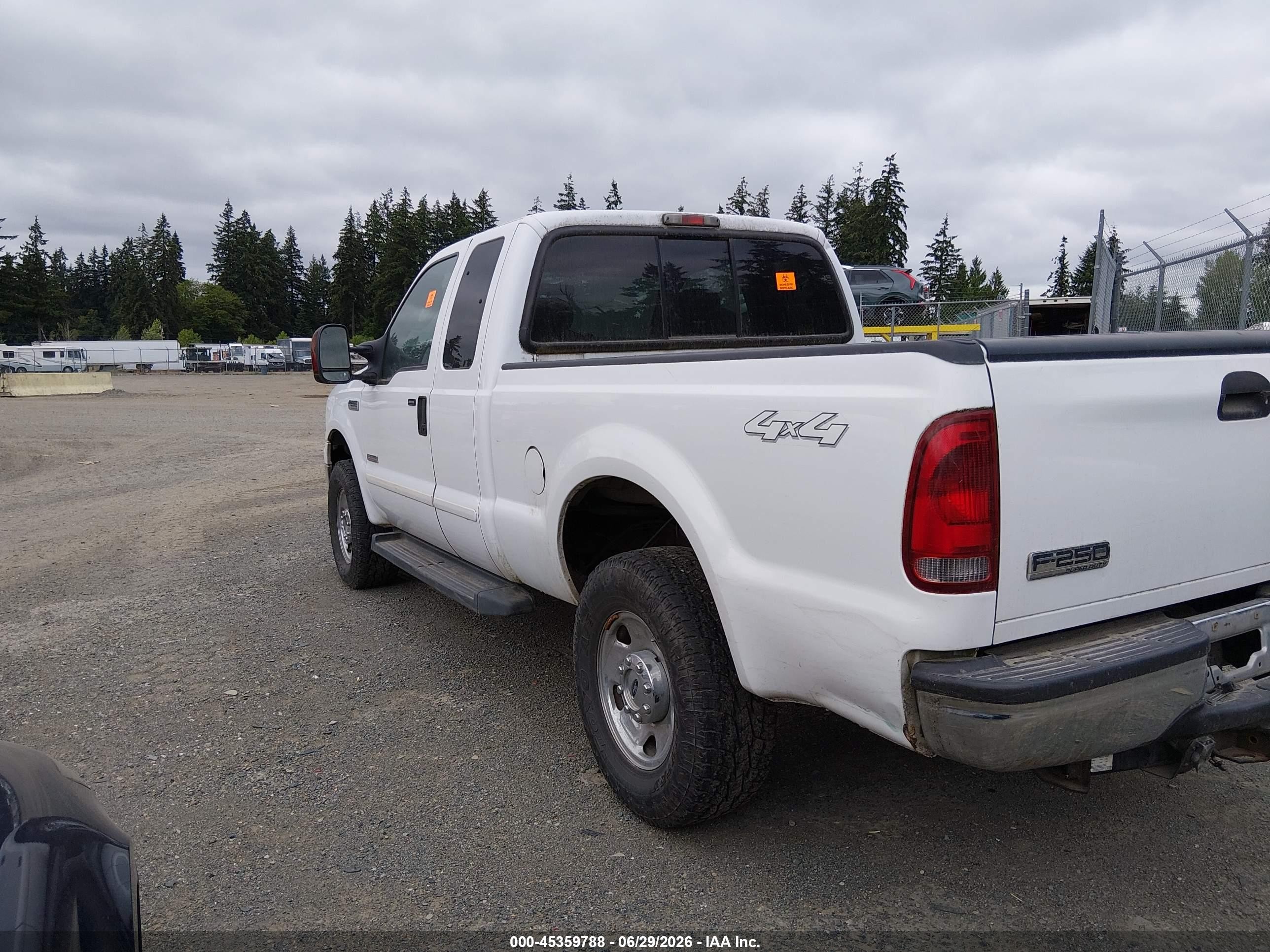 2006 Ford F-250   White vin: 1FTSX21P56EC43374