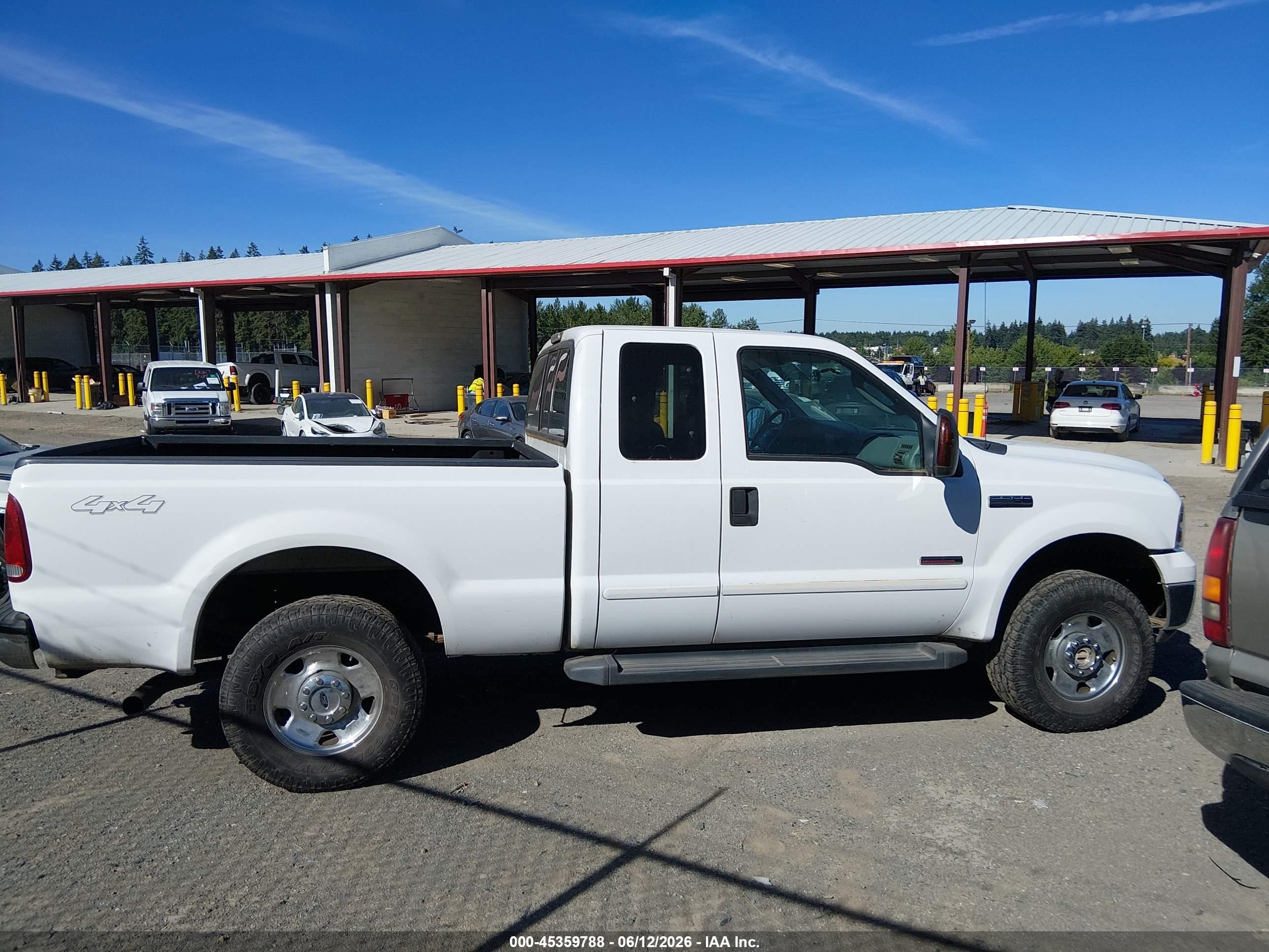 2006 Ford F-250   White vin: 1FTSX21P56EC43374