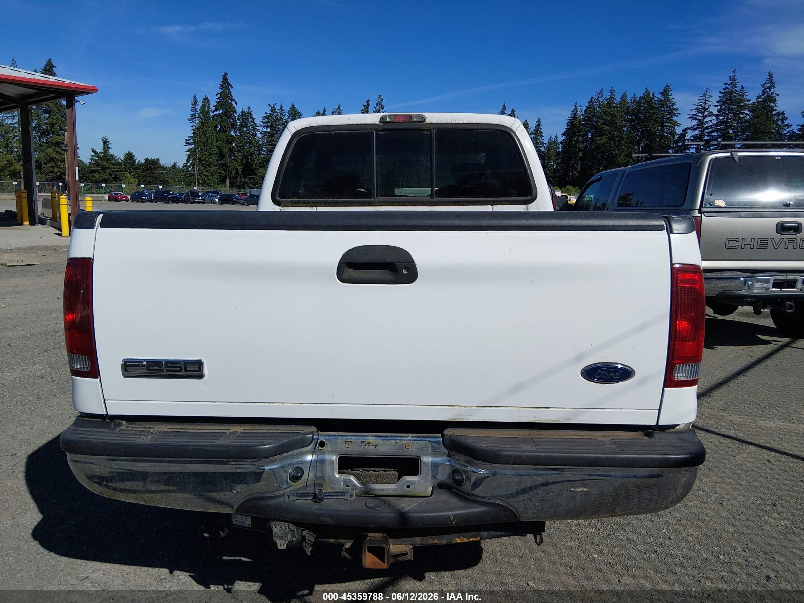 2006 Ford F-250   White vin: 1FTSX21P56EC43374