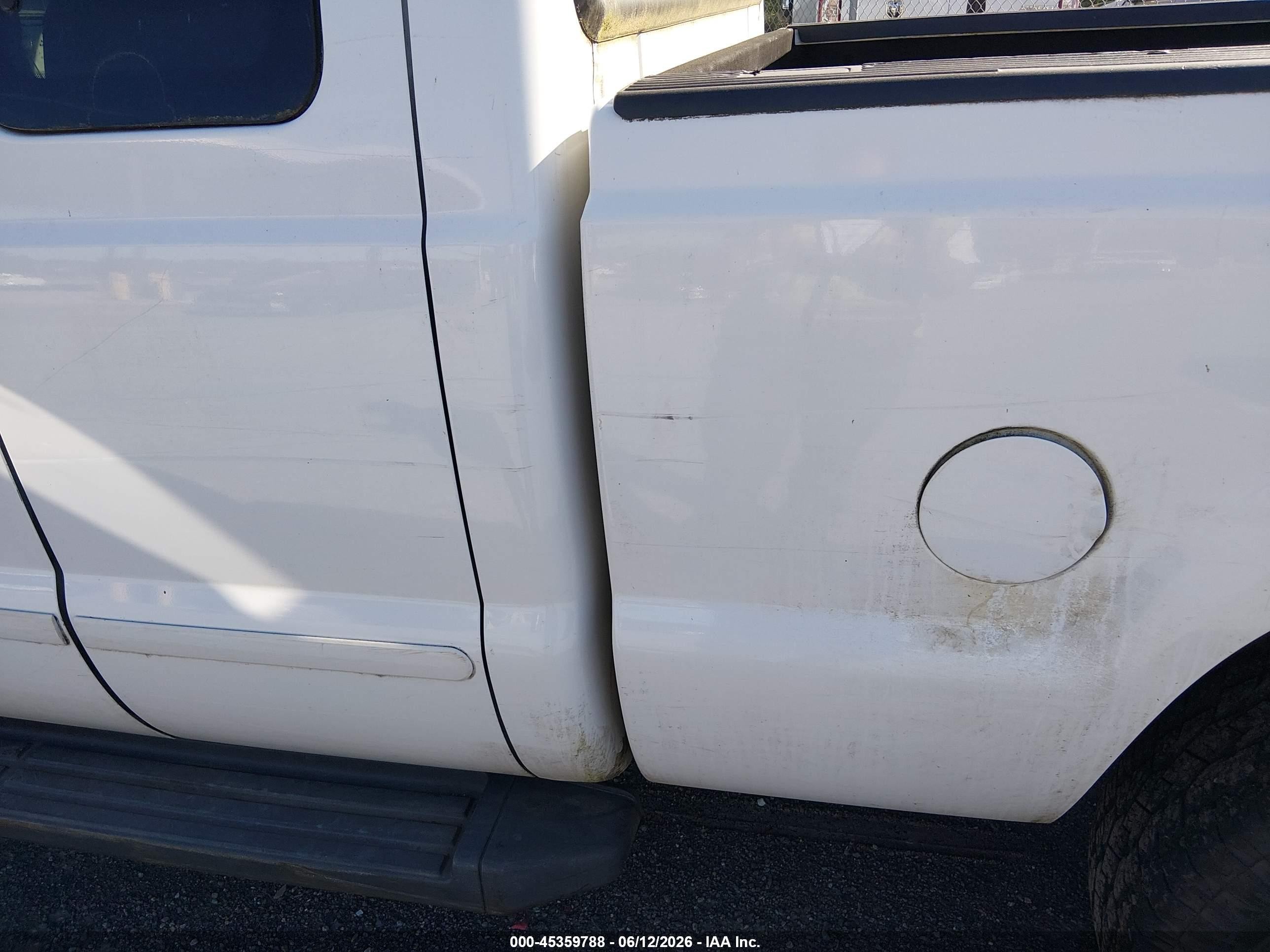 2006 Ford F-250   White vin: 1FTSX21P56EC43374
