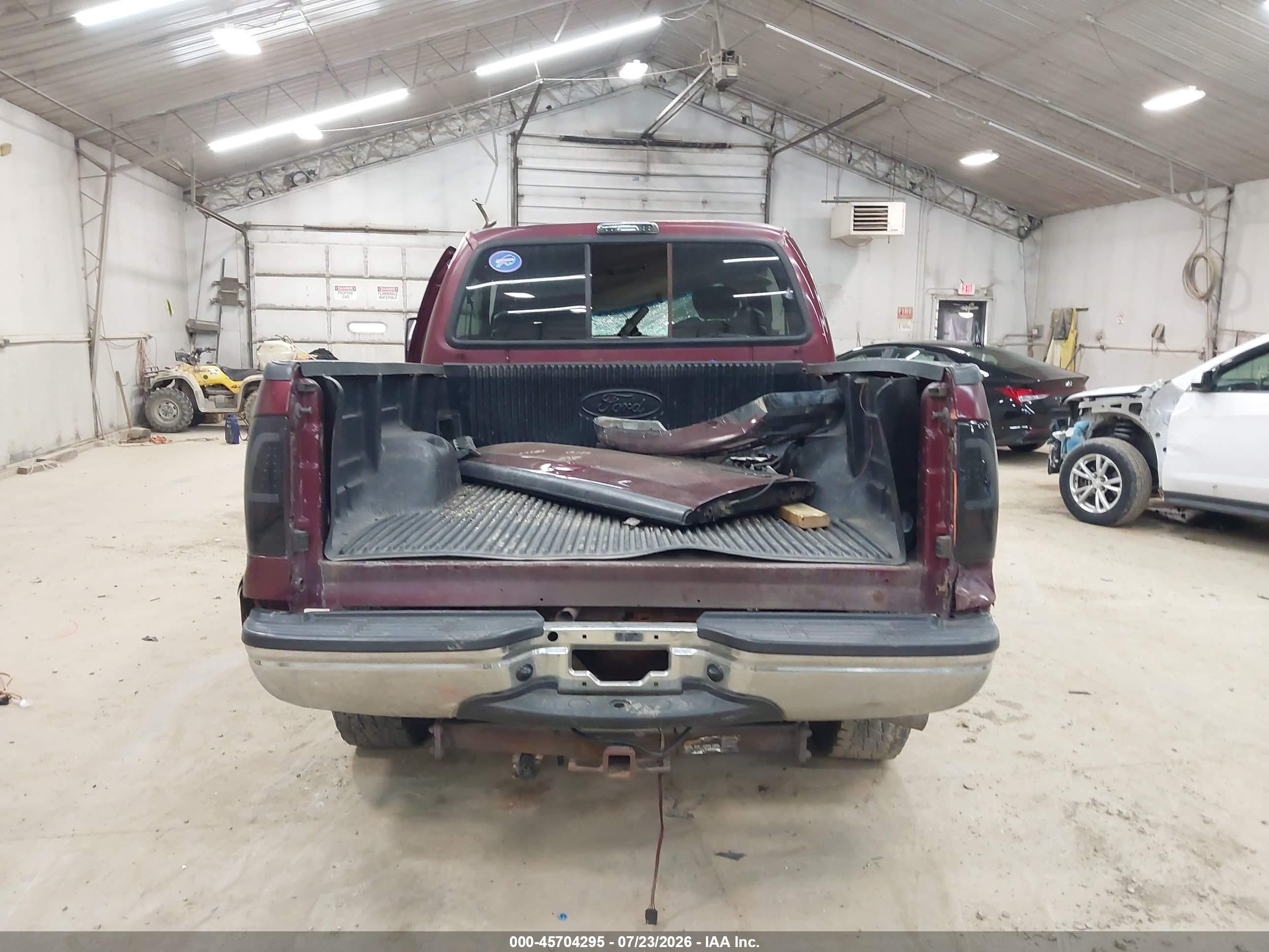 2005 Ford F-250 Lariat/xl/xlt Red vin: 1FTSX21P95EB00443