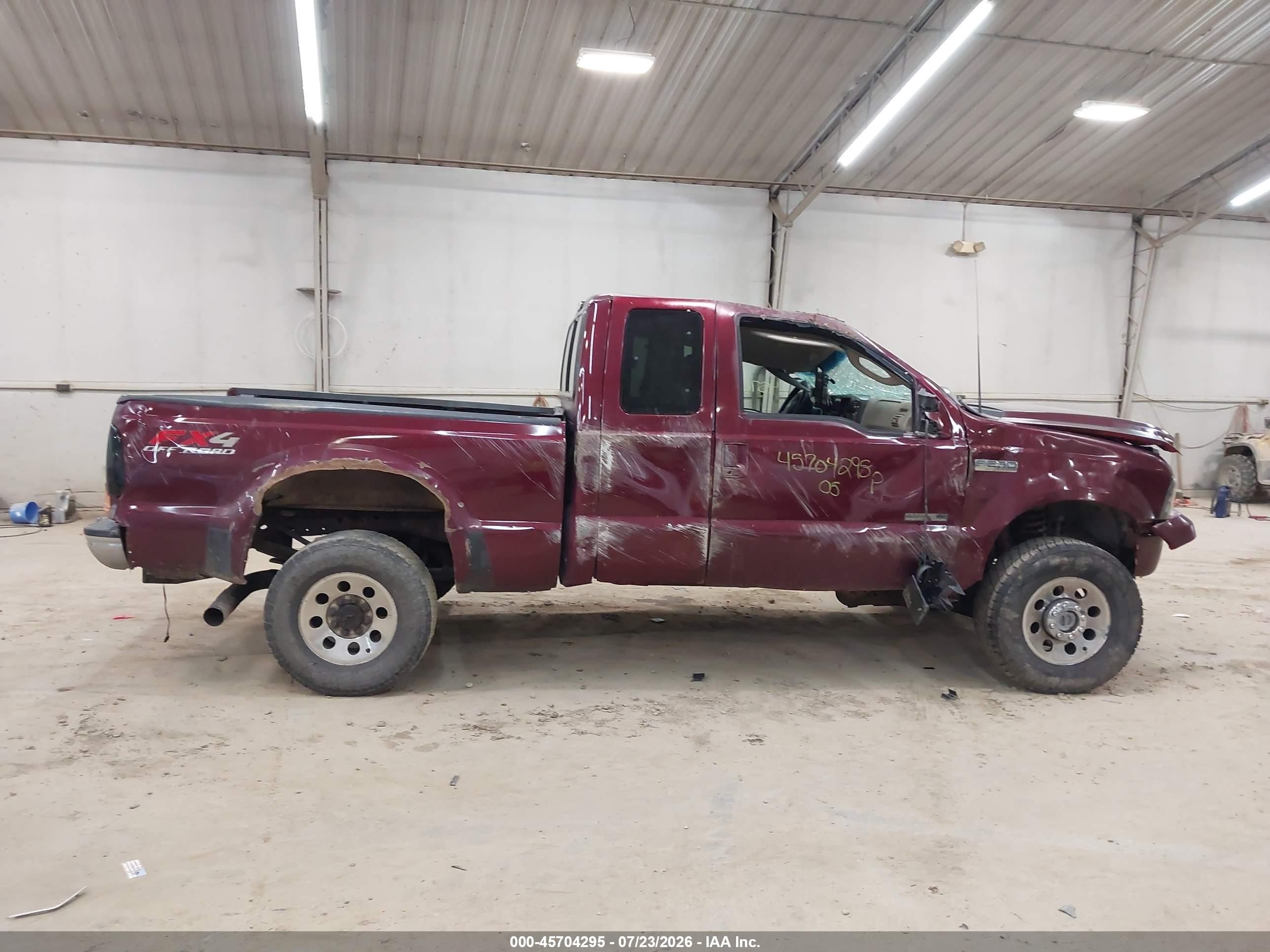 2005 Ford F-250 Lariat/xl/xlt Red vin: 1FTSX21P95EB00443