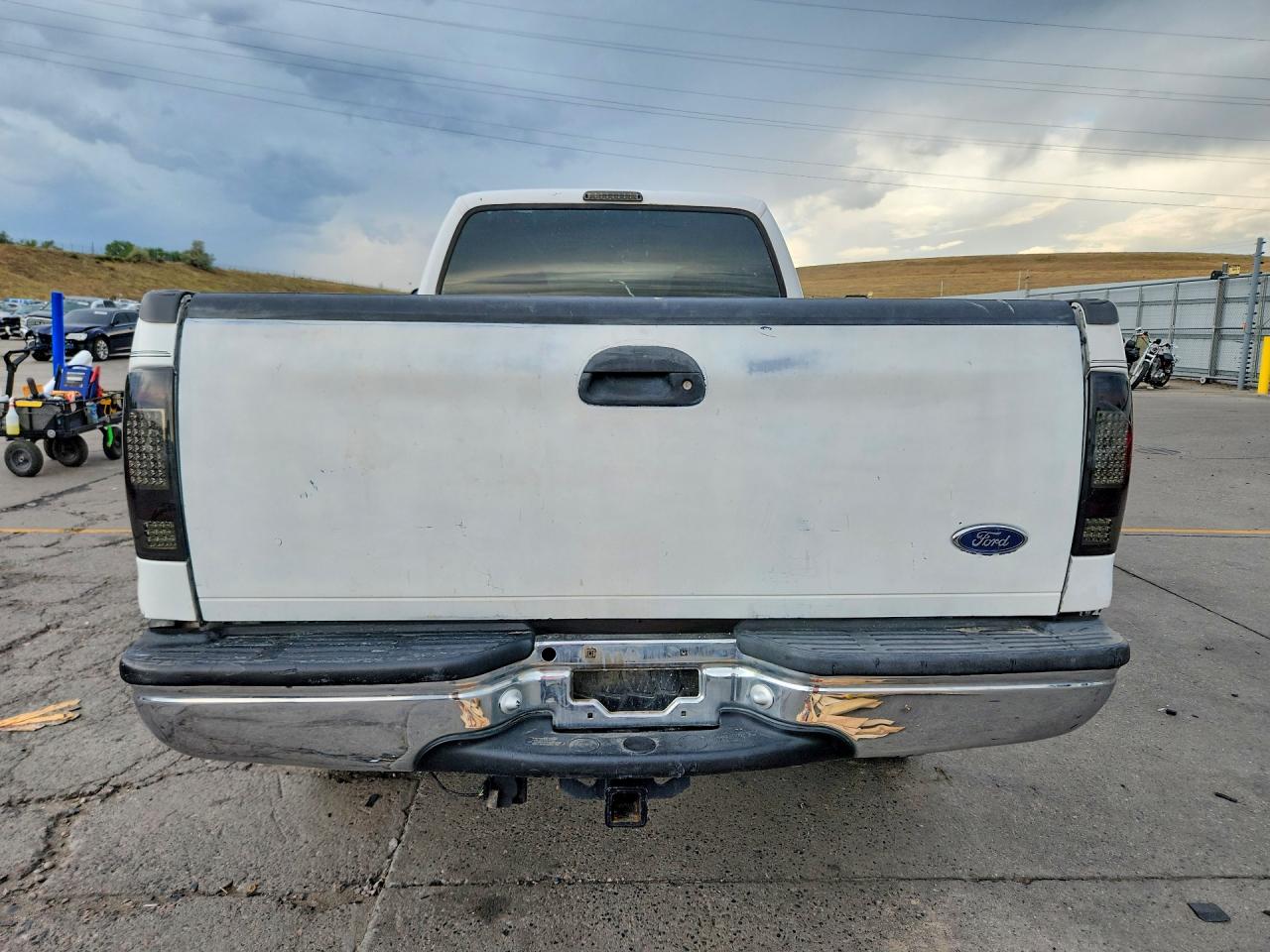 2005 Ford F250 Super Duty White vin: 1FTSX21P95ED18270