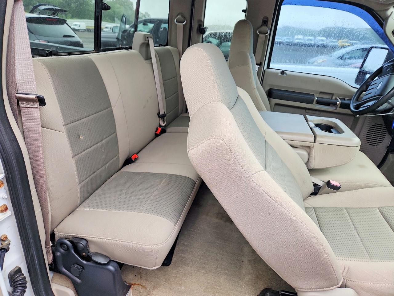2008 Ford F250 Super Duty White vin: 1FTSX21R08EB97196