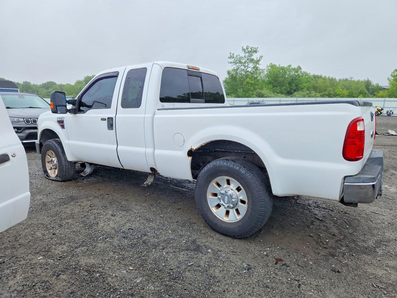 2008 Ford F250 Super Duty White vin: 1FTSX21R08EB97196