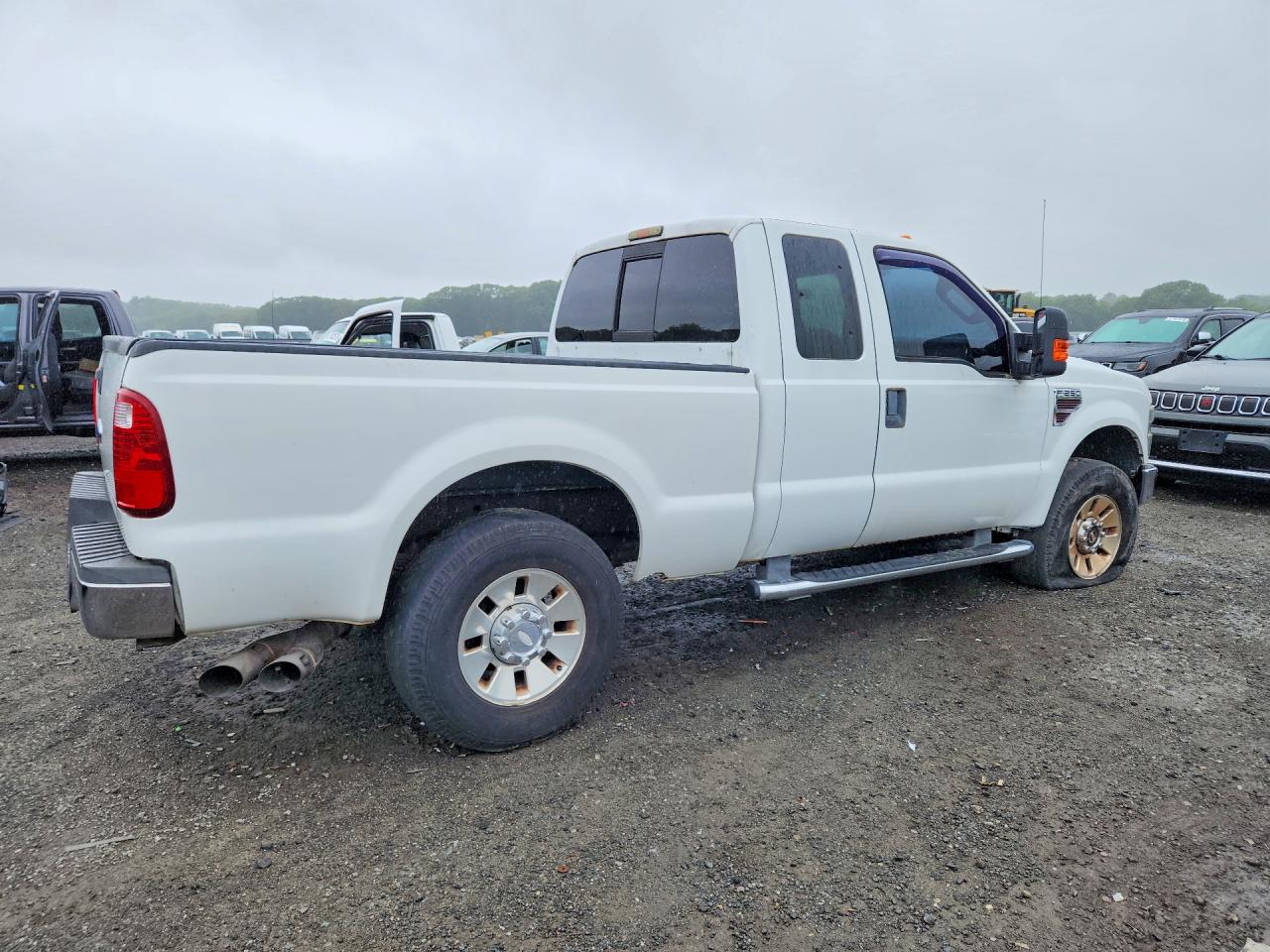 2008 Ford F250 Super Duty White vin: 1FTSX21R08EB97196