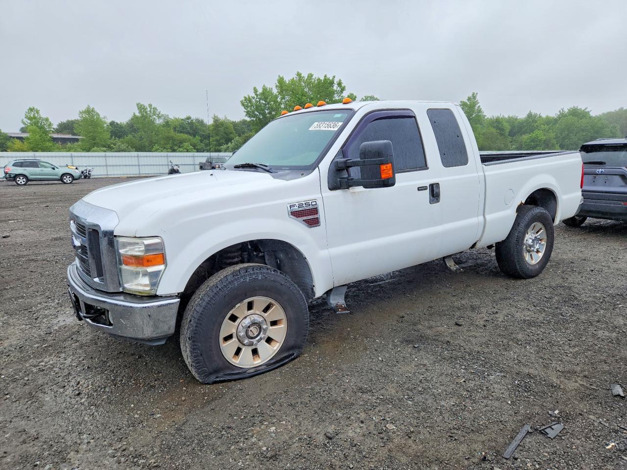 2008 Ford F250 Super Duty White vin: 1FTSX21R08EB97196