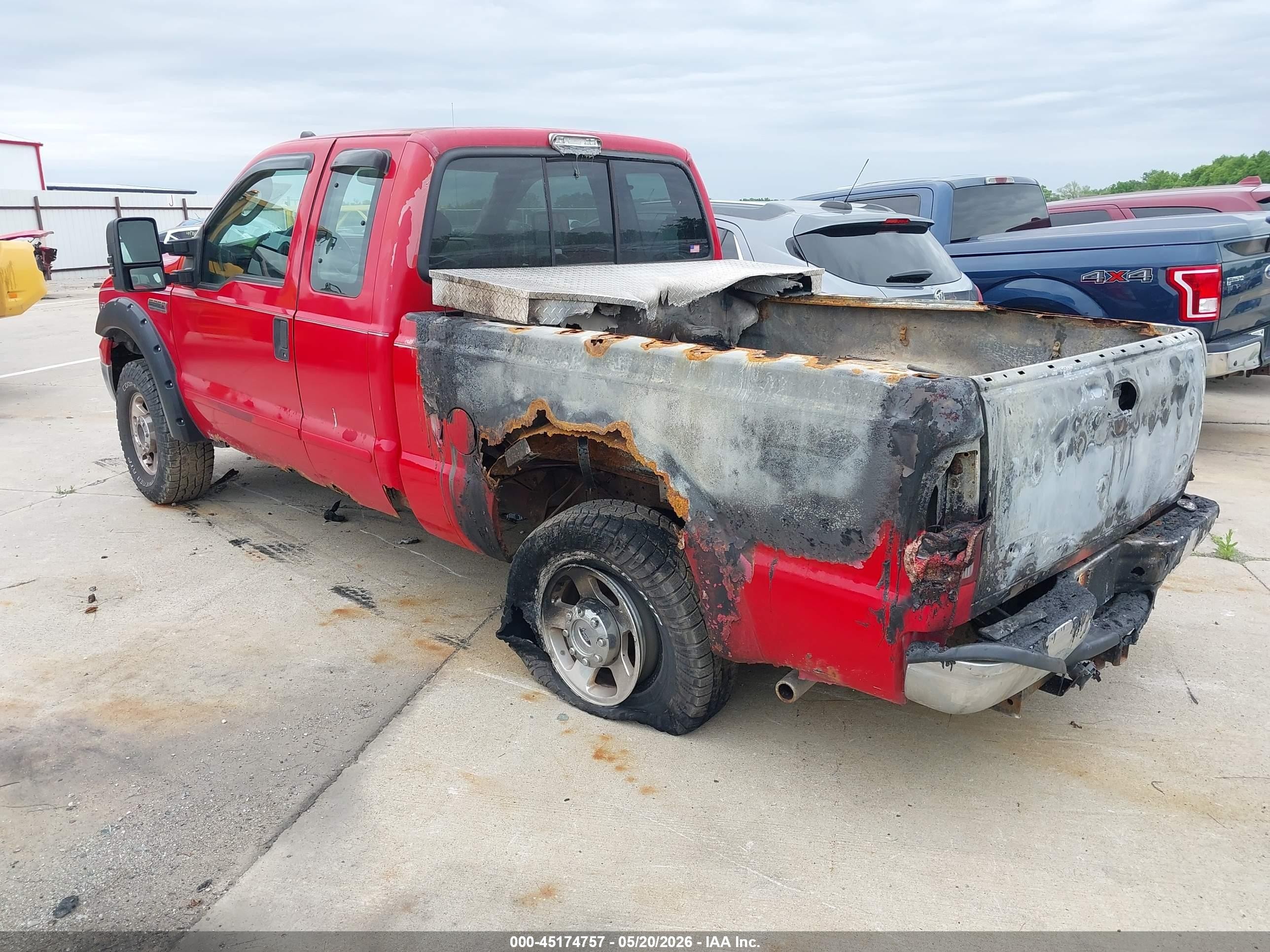 2005 Ford F-250 Lariat/xl/xlt Red vin: 1FTSX21Y95EB78892