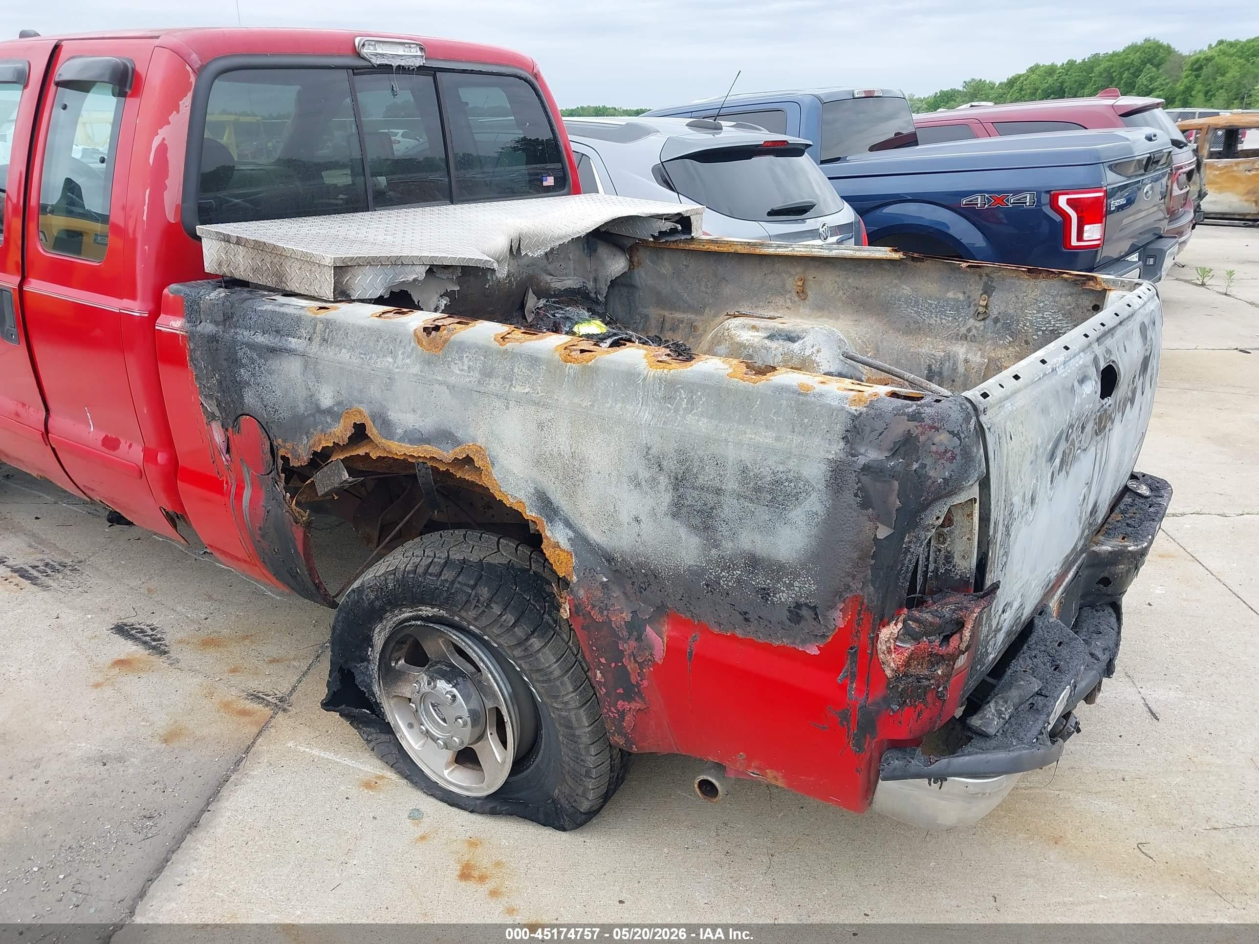 2005 Ford F-250 Lariat/xl/xlt Red vin: 1FTSX21Y95EB78892