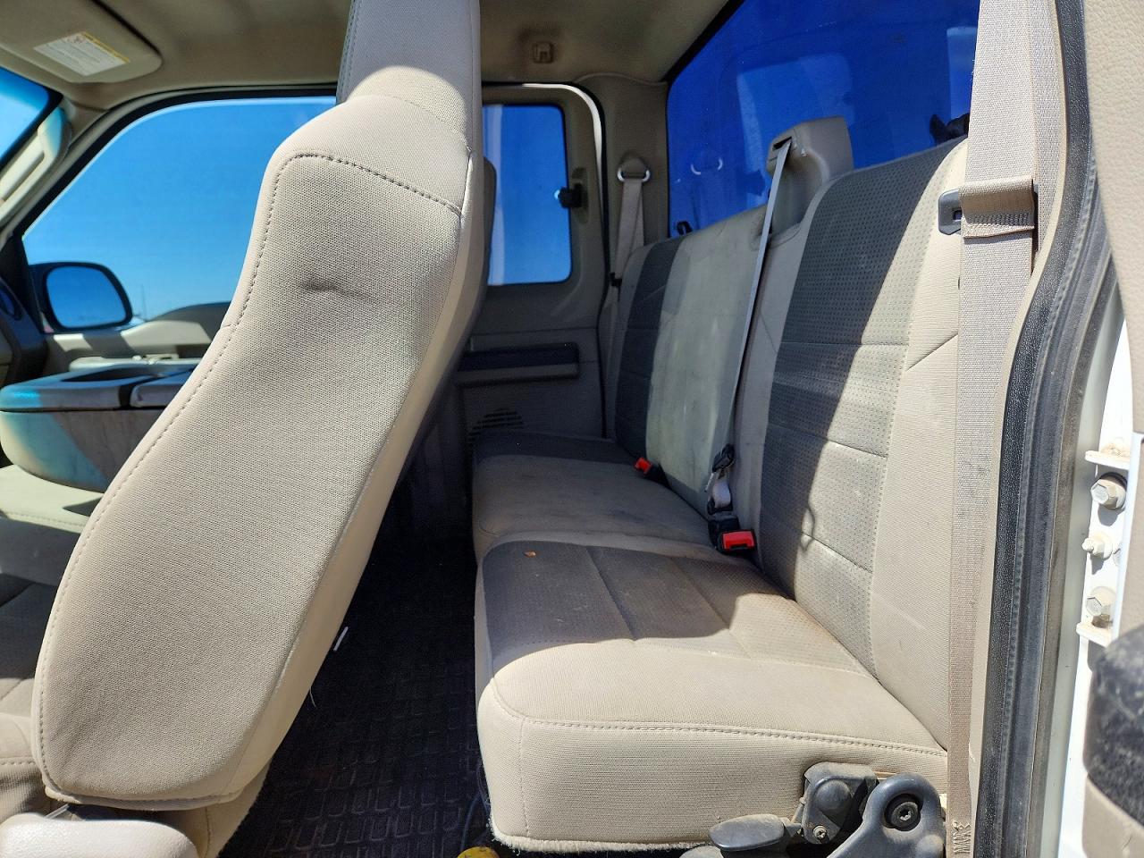 2008 Ford F250 Super Duty White vin: 1FTSX21YX8ED91290