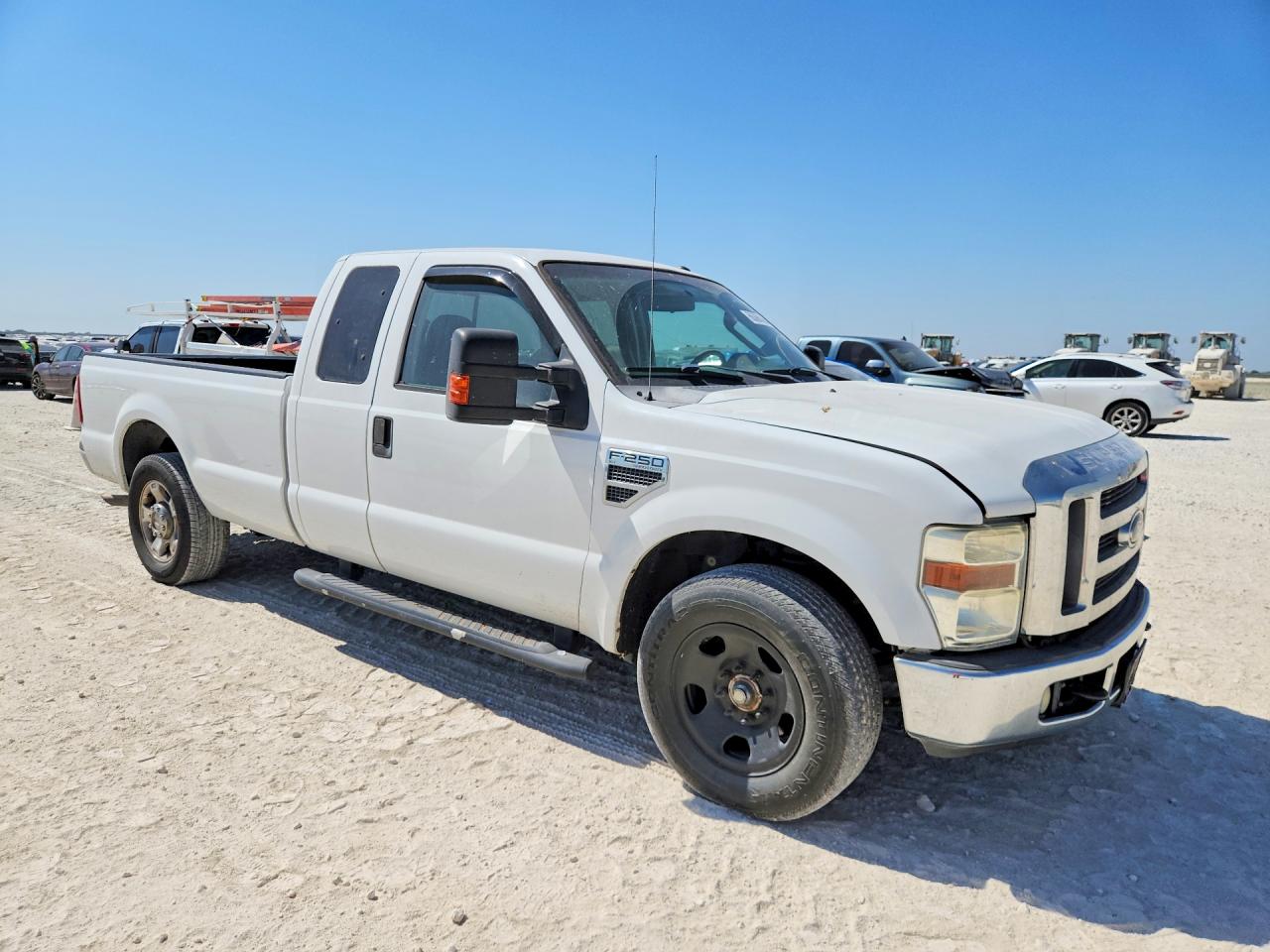2010 Ford F250 Super Duty White vin: 1FTSX2A53AEA19057