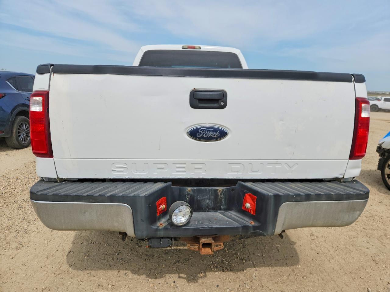 2010 Ford F250 Super Duty White vin: 1FTSX2B54AEA30194