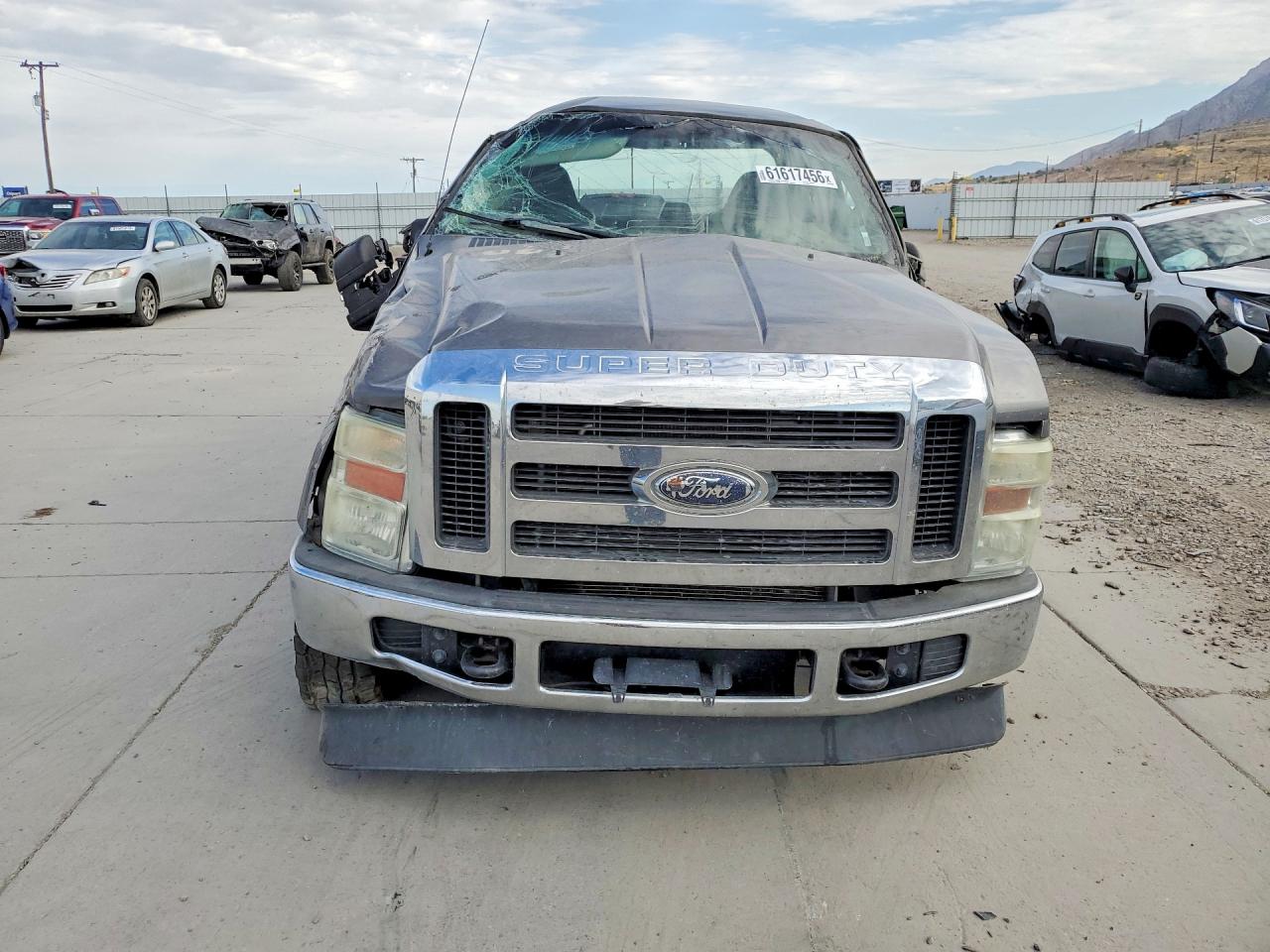 2010 Ford F250 Super Duty Серый vin: 1FTSX2B56AEA18869