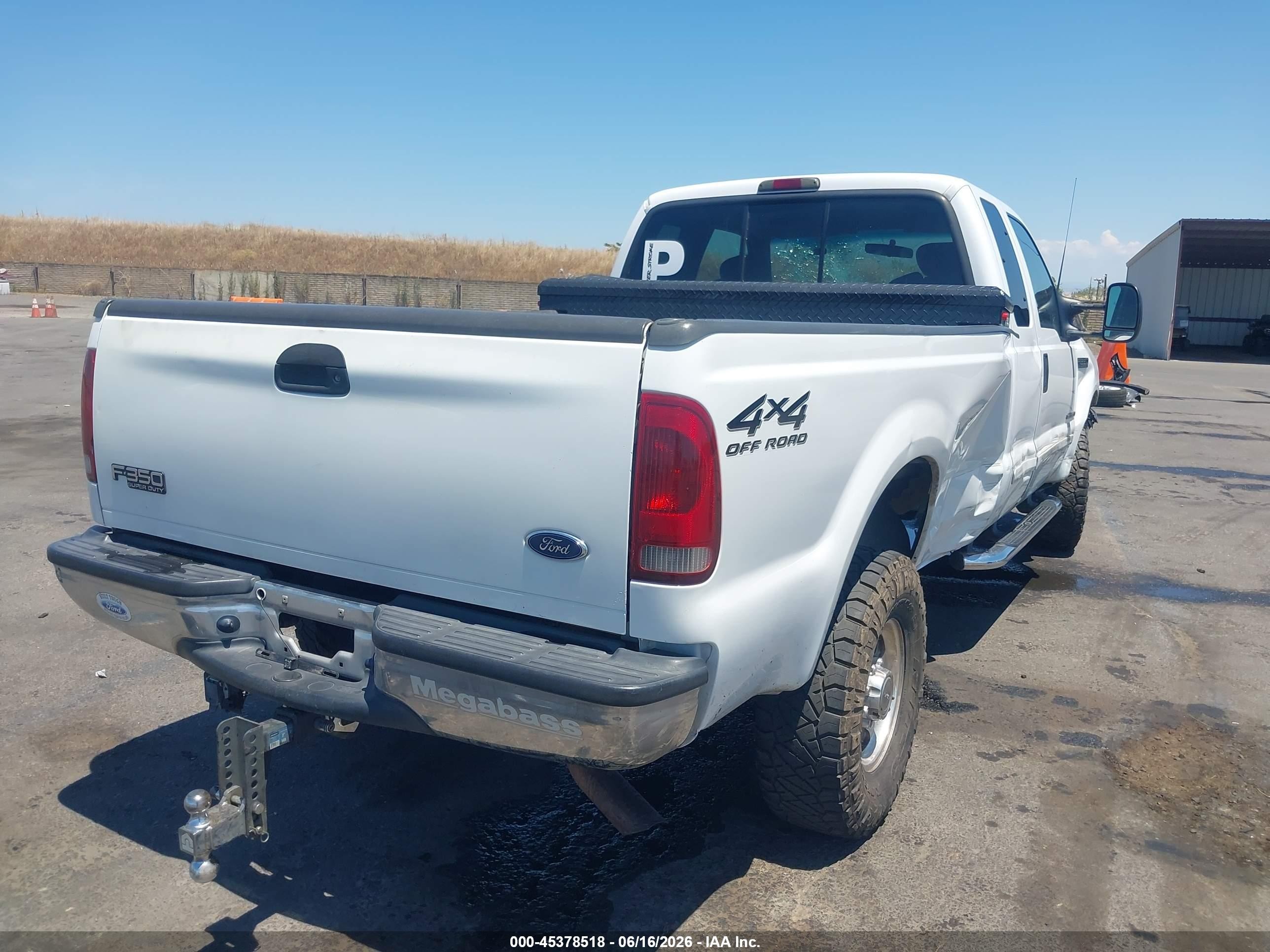 2002 Ford F-350 Lariat/xl/xlt White vin: 1FTSX31F82EA65449