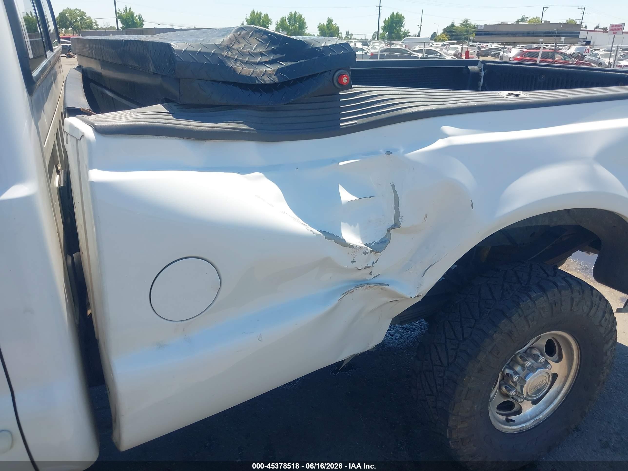 2002 Ford F-350 Lariat/xl/xlt White vin: 1FTSX31F82EA65449