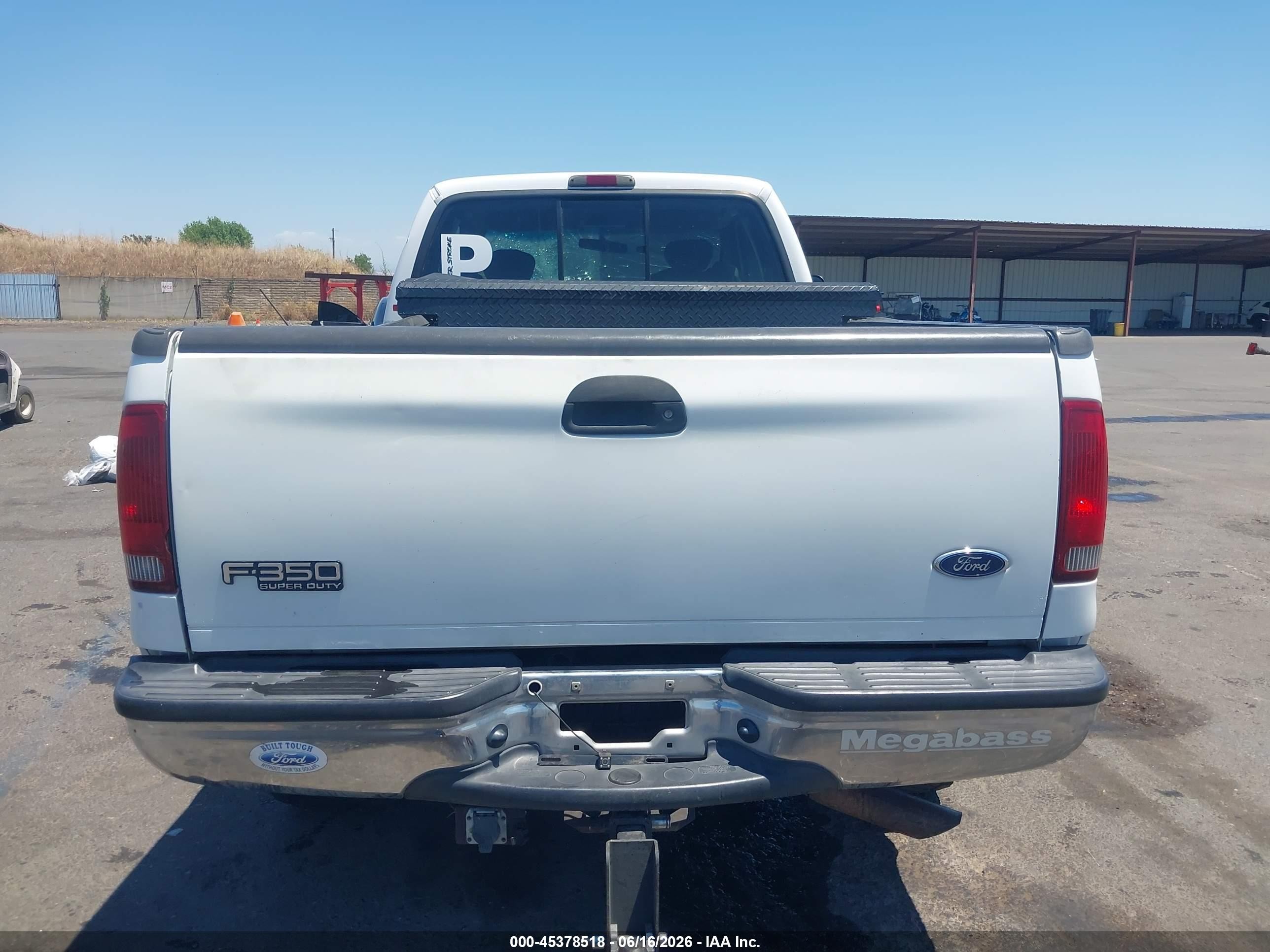 2002 Ford F-350 Lariat/xl/xlt White vin: 1FTSX31F82EA65449