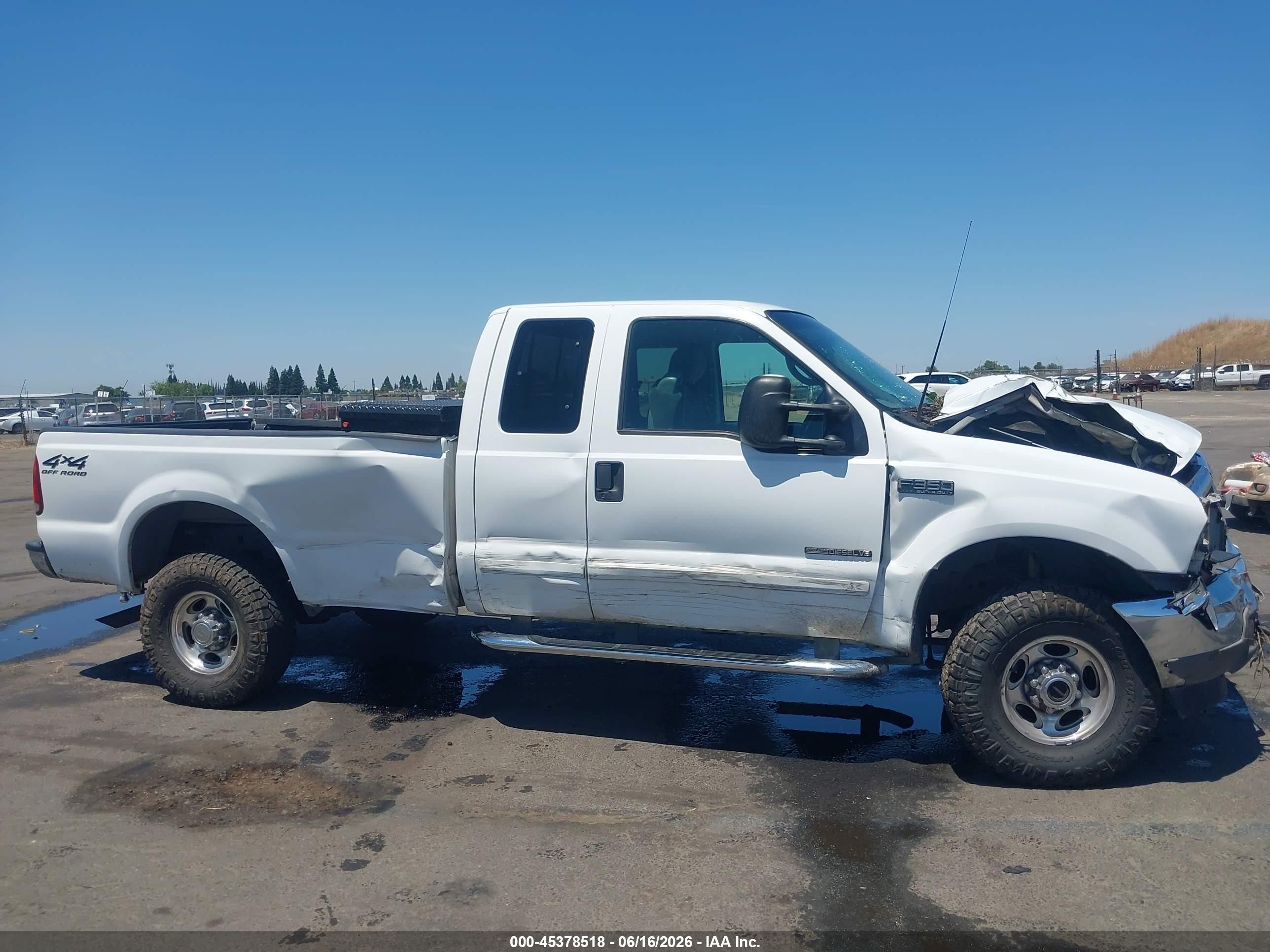 2002 Ford F-350 Lariat/xl/xlt White vin: 1FTSX31F82EA65449