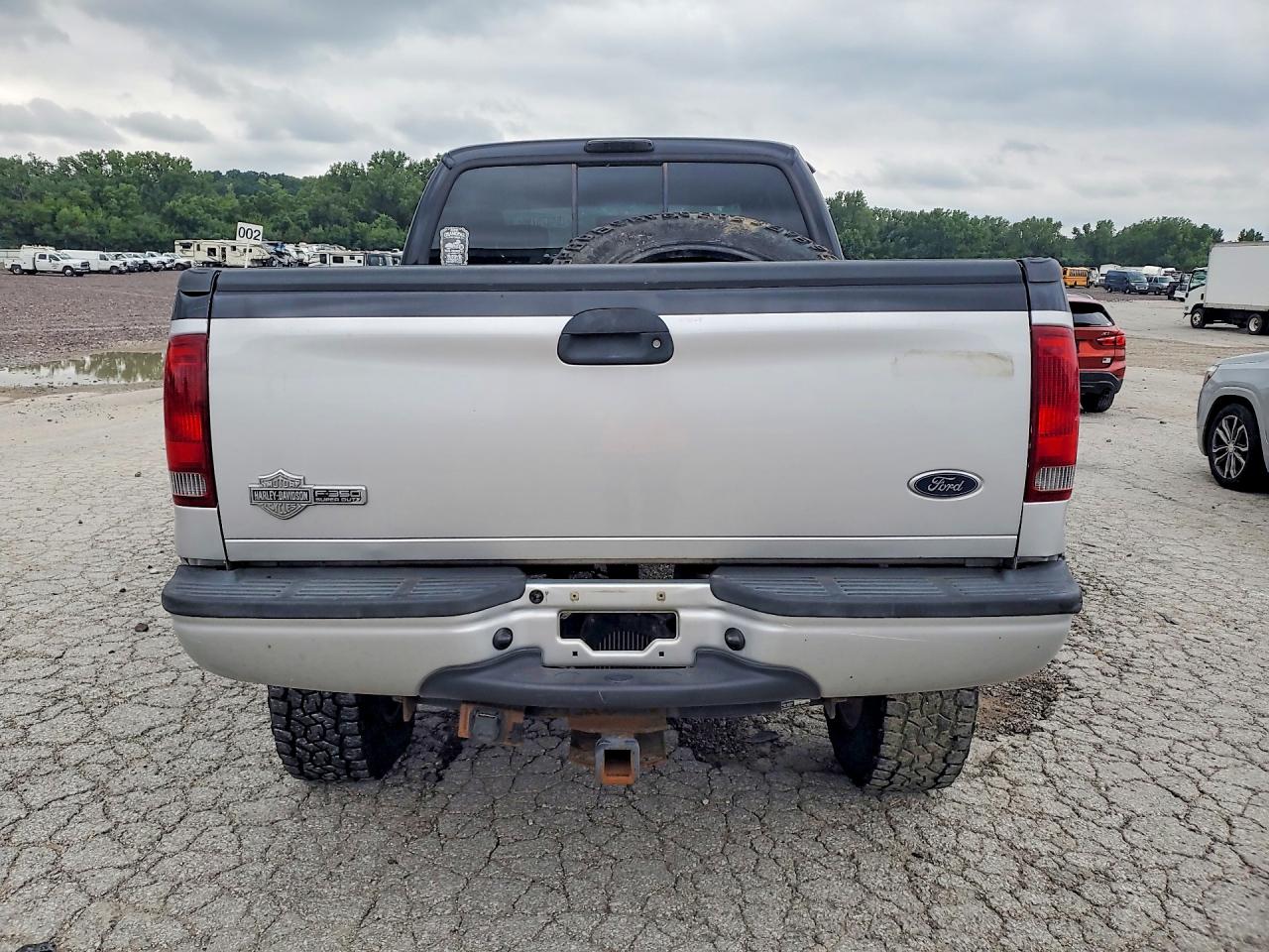 2003 Ford F350 Two Tone vin: 1FTSX31F93EB00128