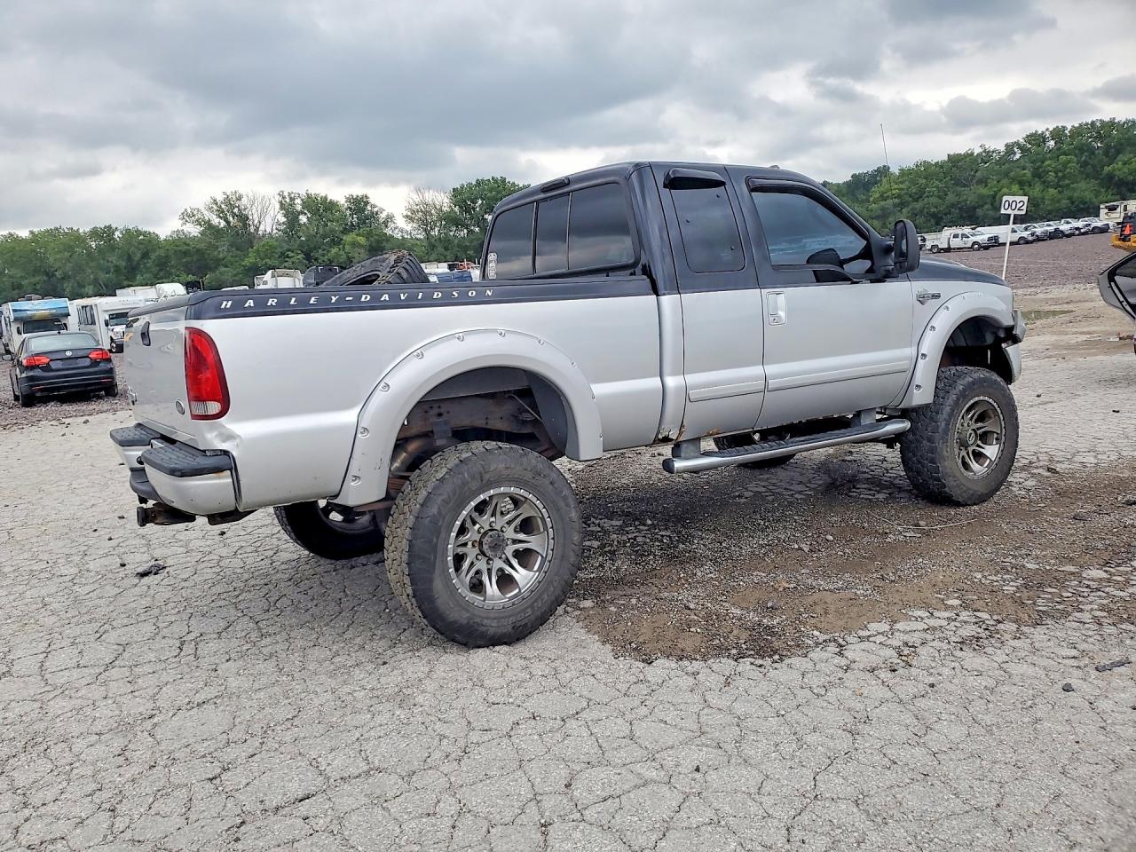 2003 Ford F350 Two Tone vin: 1FTSX31F93EB00128
