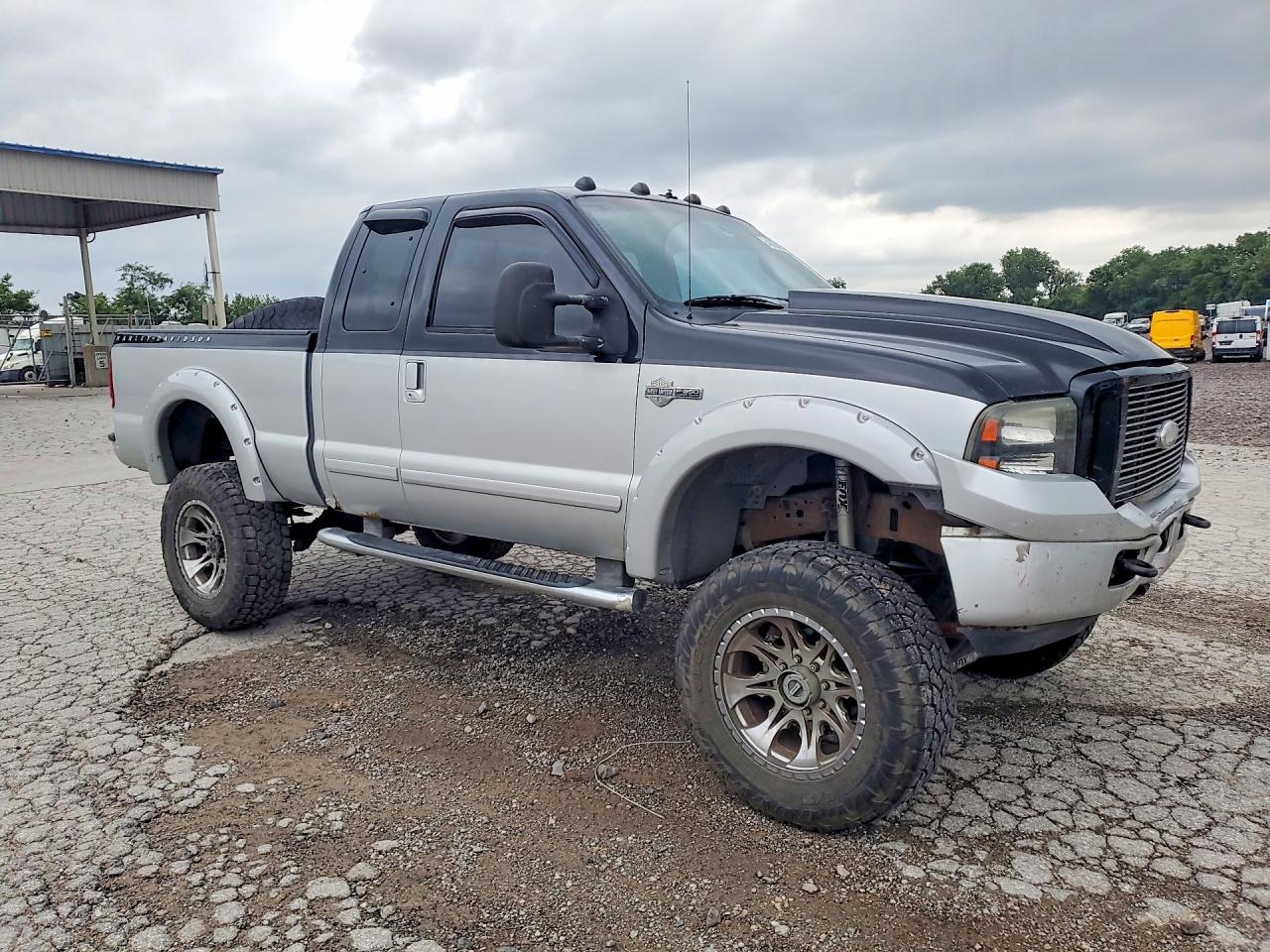 2003 Ford F350 Two Tone vin: 1FTSX31F93EB00128