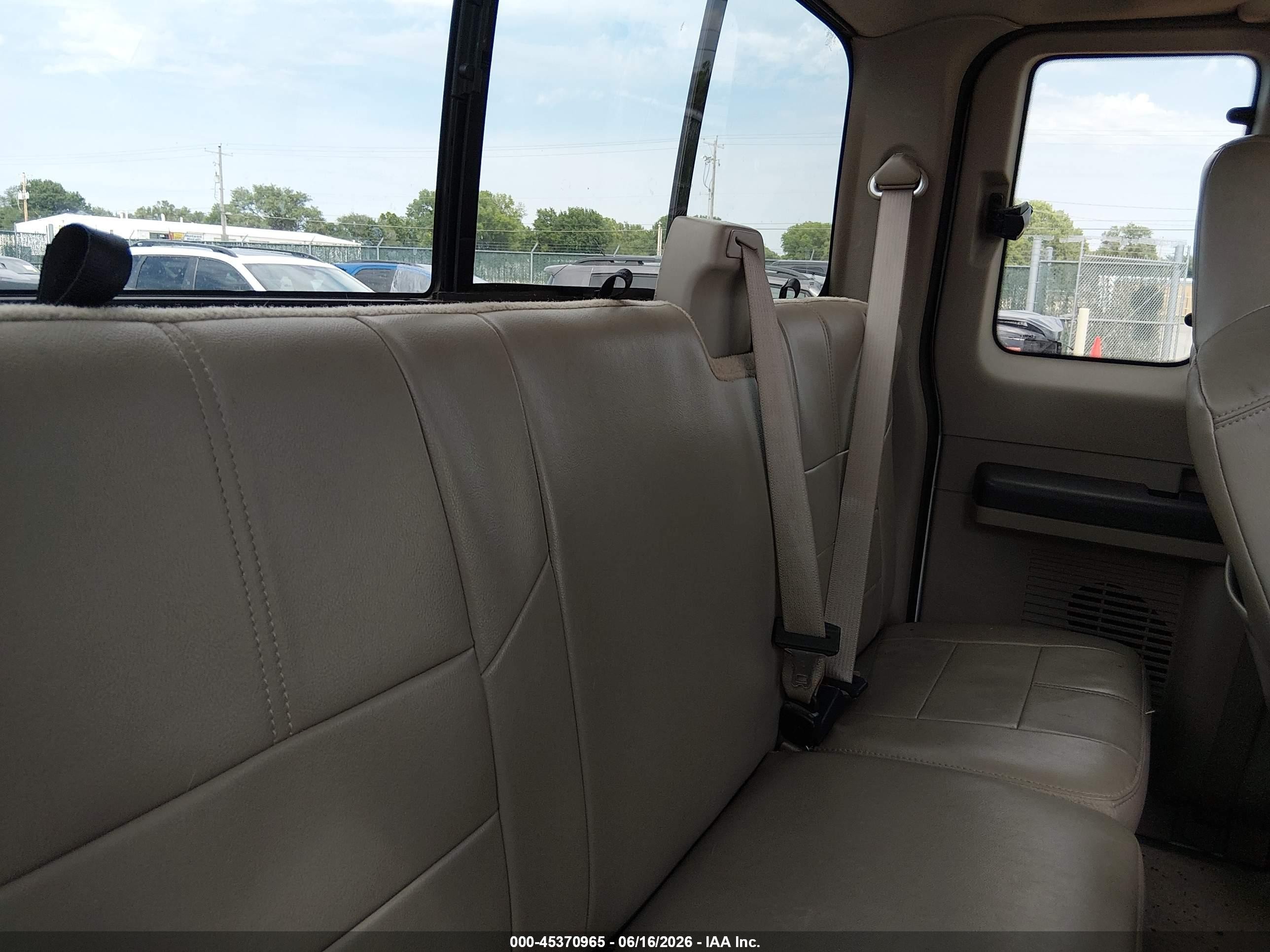 2008 Ford F-350 Fx4/lariat/xl/xlt White vin: 1FTSX31R18EA47765