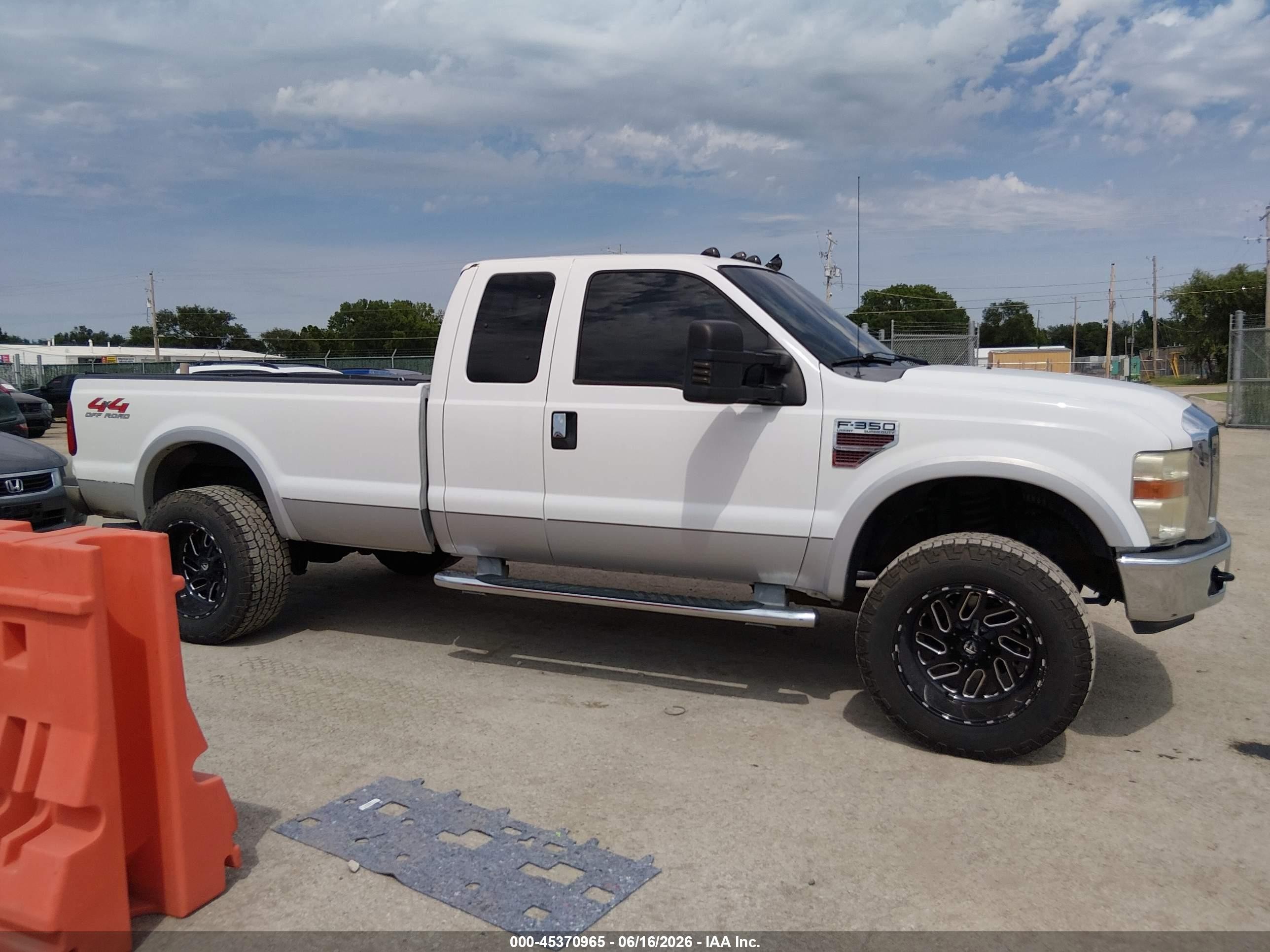 2008 Ford F-350 Fx4/lariat/xl/xlt White vin: 1FTSX31R18EA47765