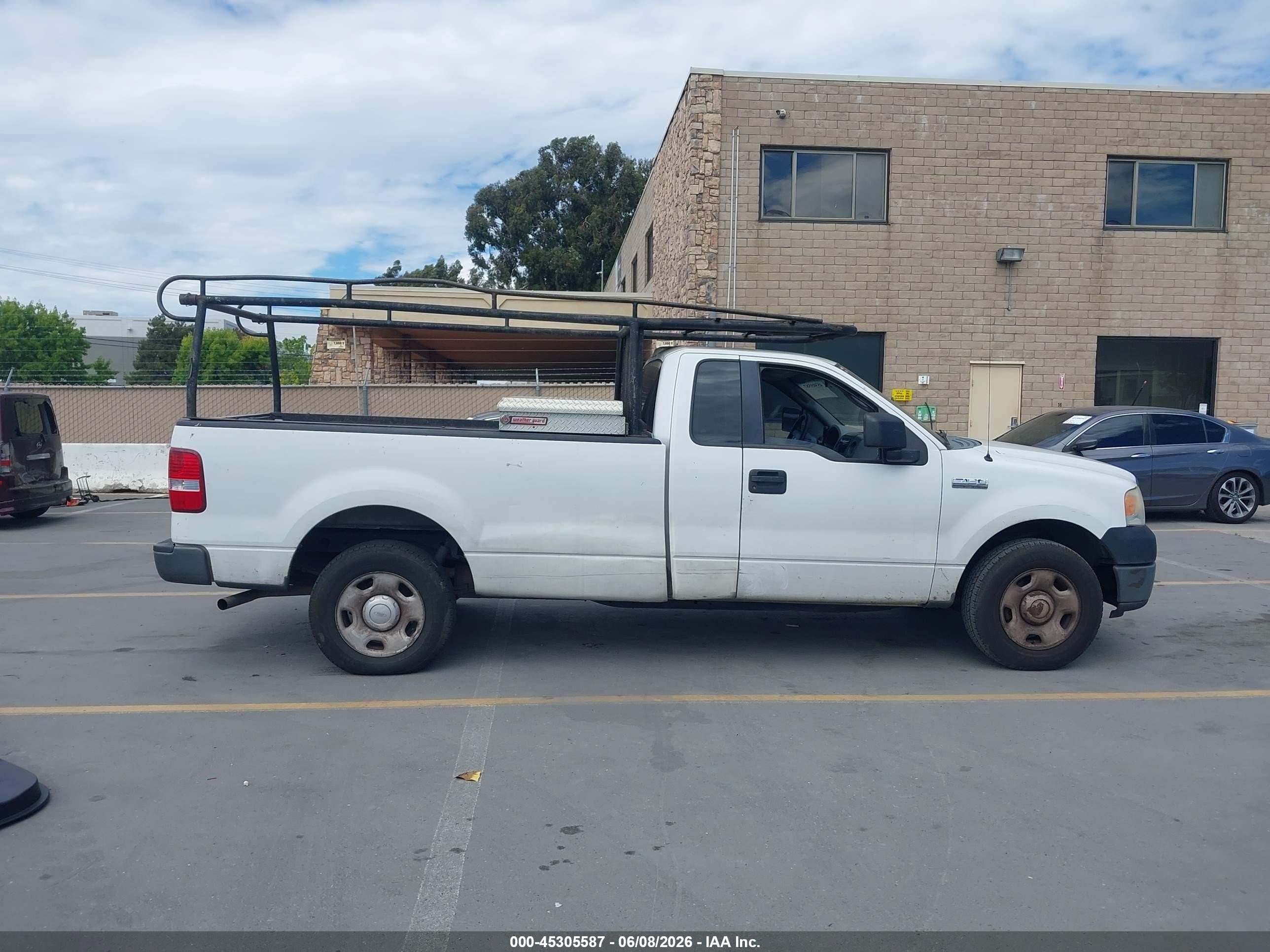 2005 Ford F-150 Xl/xlt White vin: 1FTVF12505NC10465