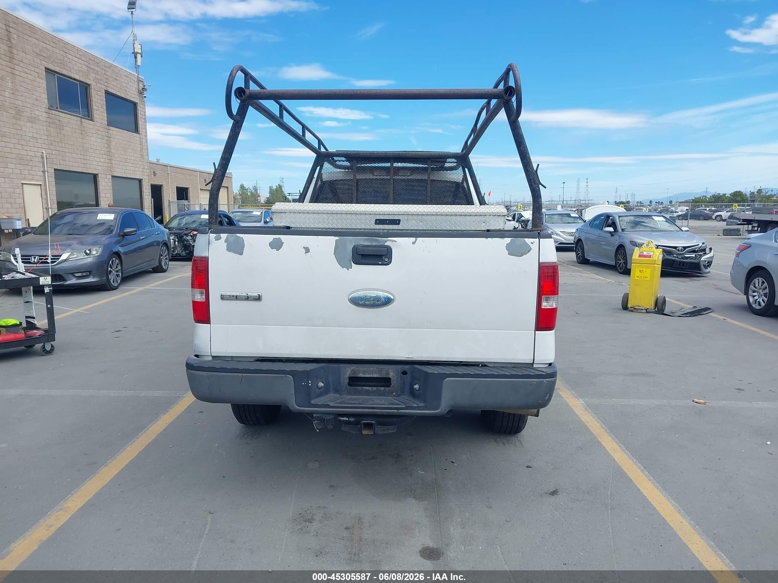 2005 Ford F-150 Xl/xlt White vin: 1FTVF12505NC10465