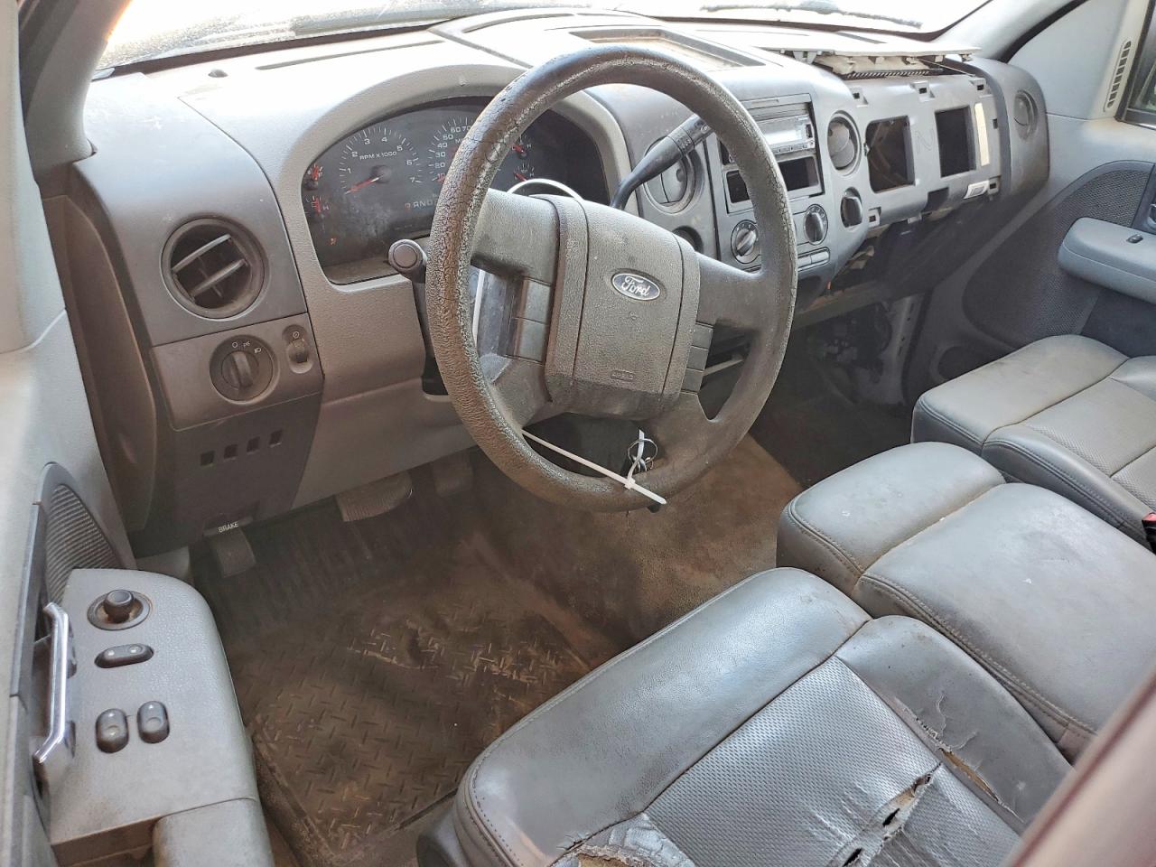 2007 Ford F-150 White vin: 1FTVF12547NA65045