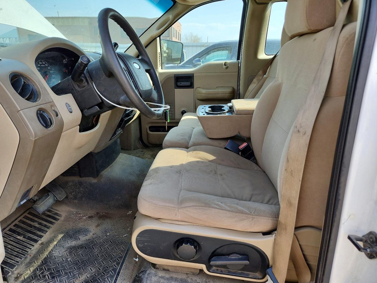 2004 Ford F150 White vin: 1FTVF12574NC16469