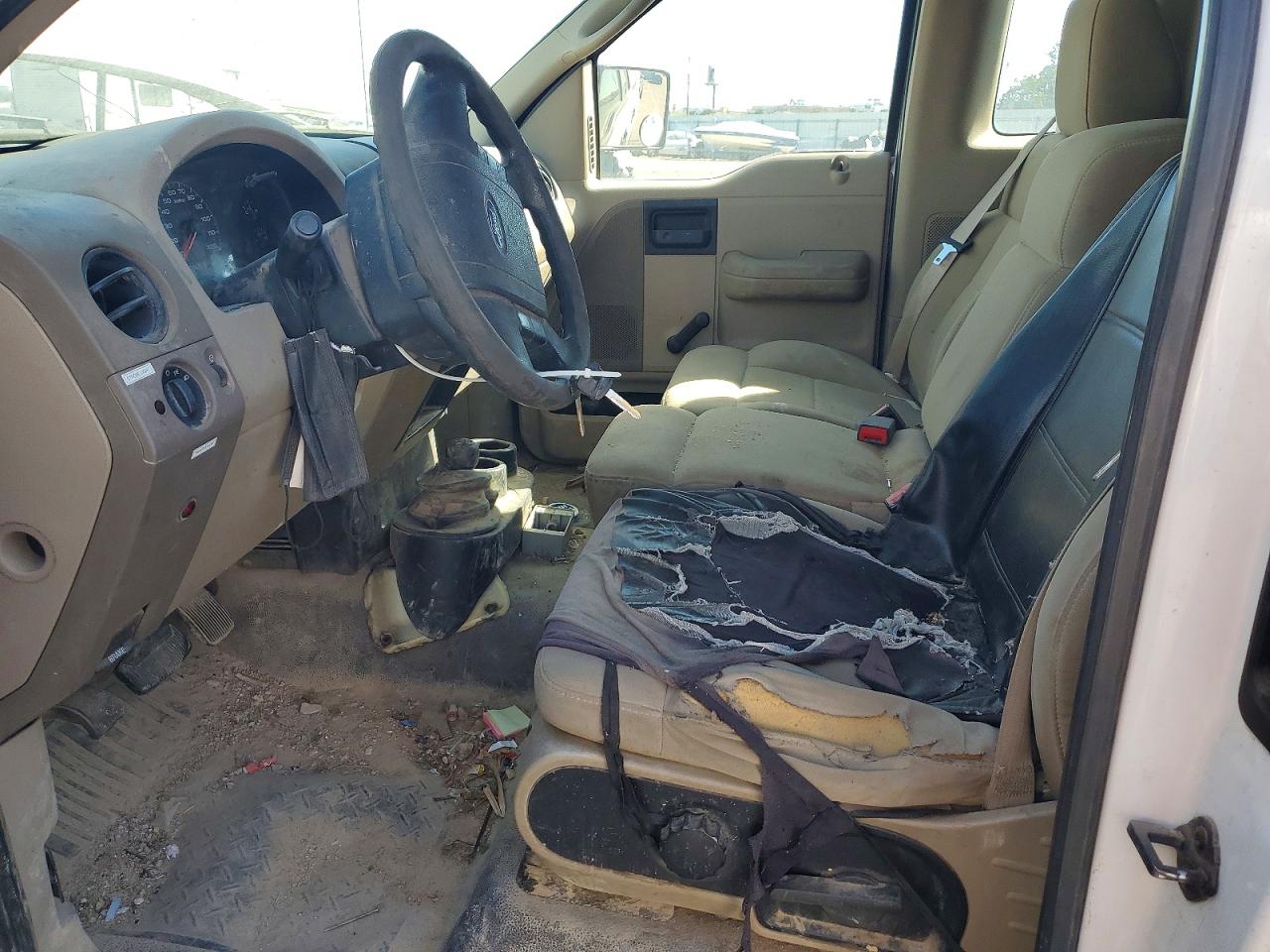 2008 Ford F150 White vin: 1FTVF14598KD47066