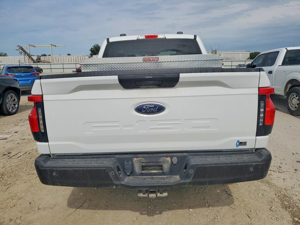 2023 Ford F150 Lightning Pro White vin: 1FTVW1EL7PWG32241