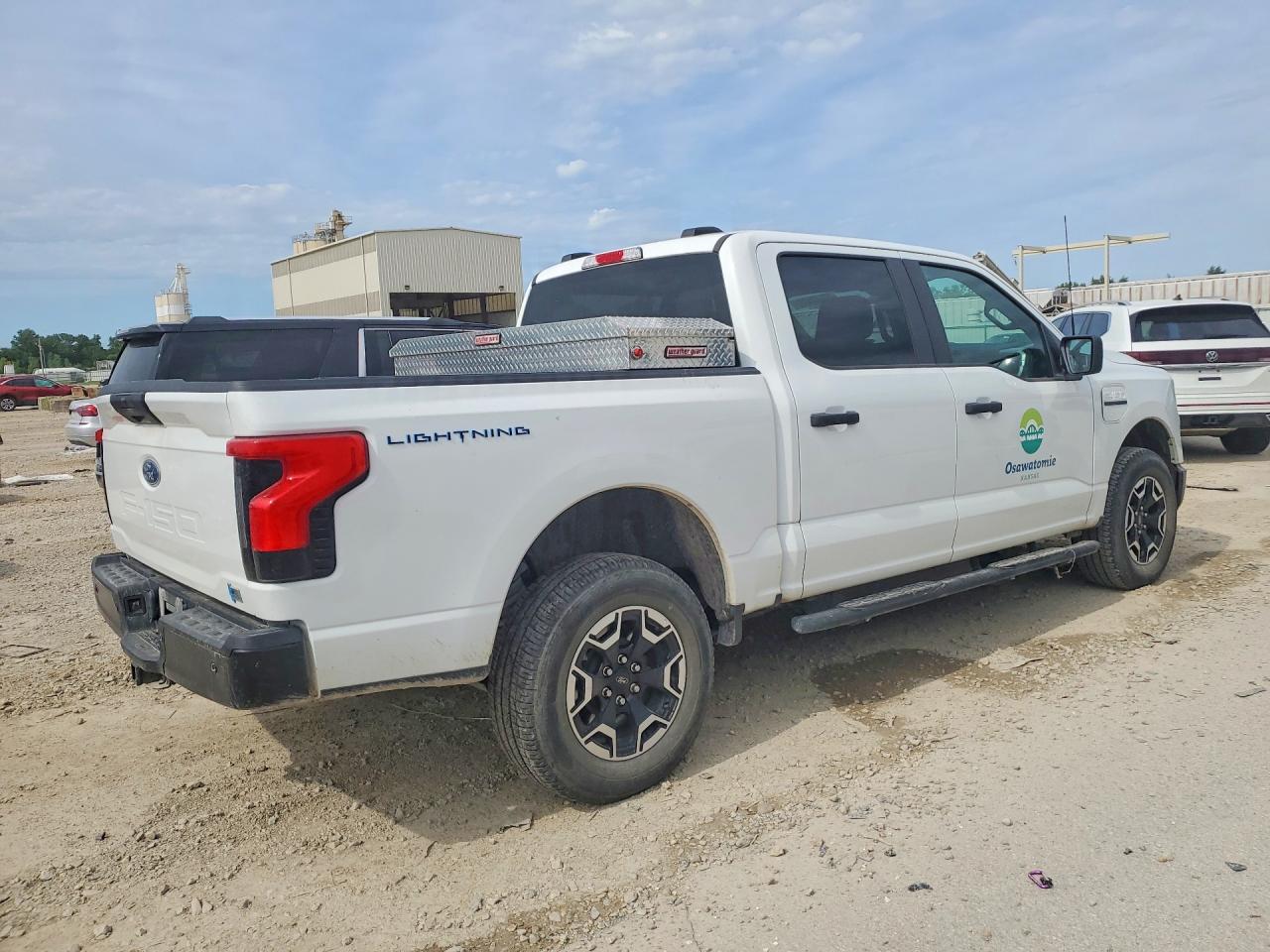 2023 Ford F150 Lightning Pro White vin: 1FTVW1EL7PWG32241