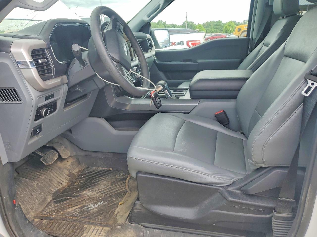 2023 Ford F150 Lightning Pro White vin: 1FTVW1EL7PWG32241