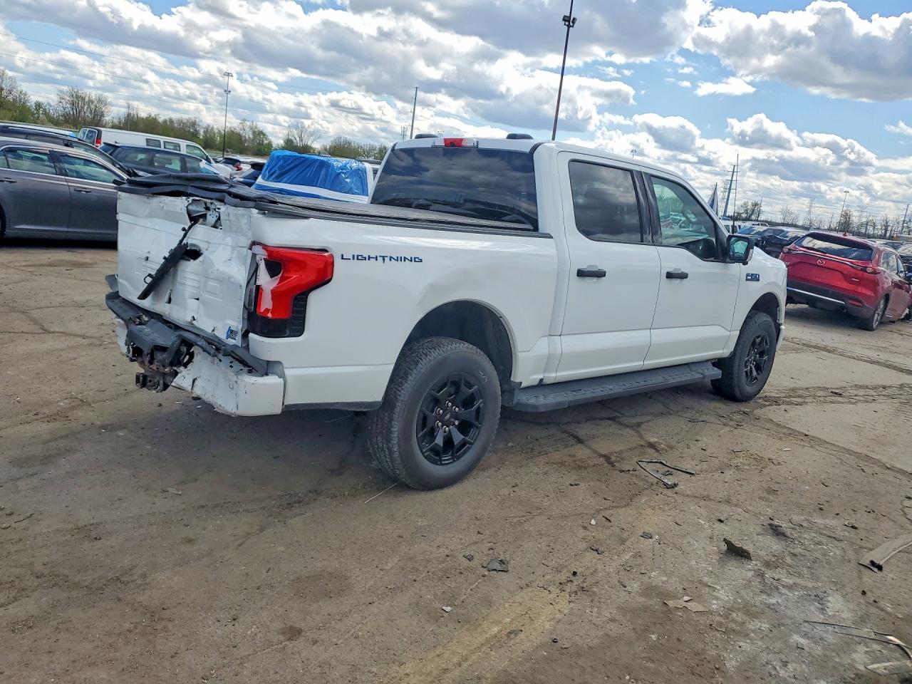 2025 Ford F150 Lightning Xlt White vin: 1FTVW3LK7SWG15843