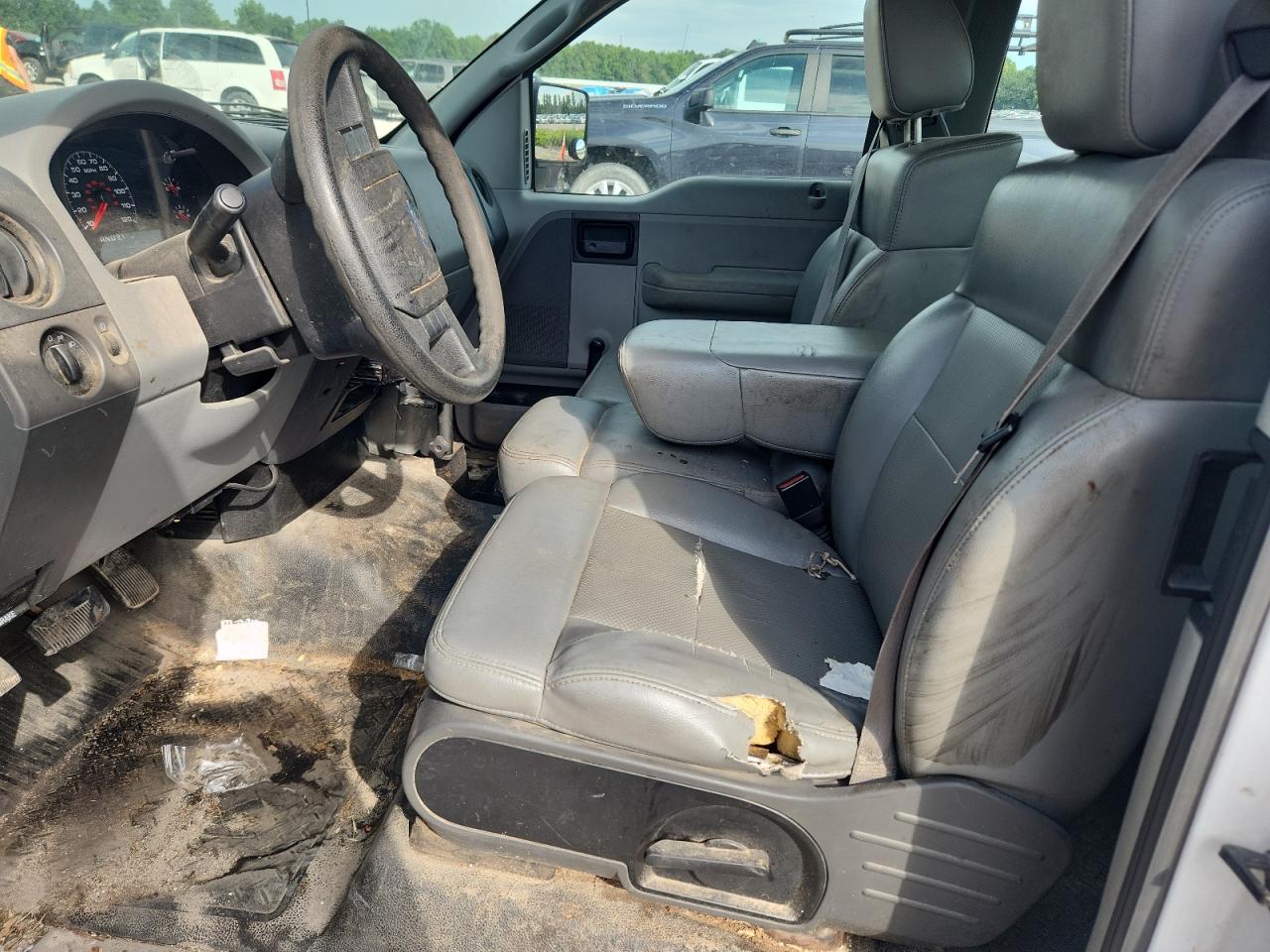 2006 Ford F150 Two Tone vin: 1FTVX12546NA80558