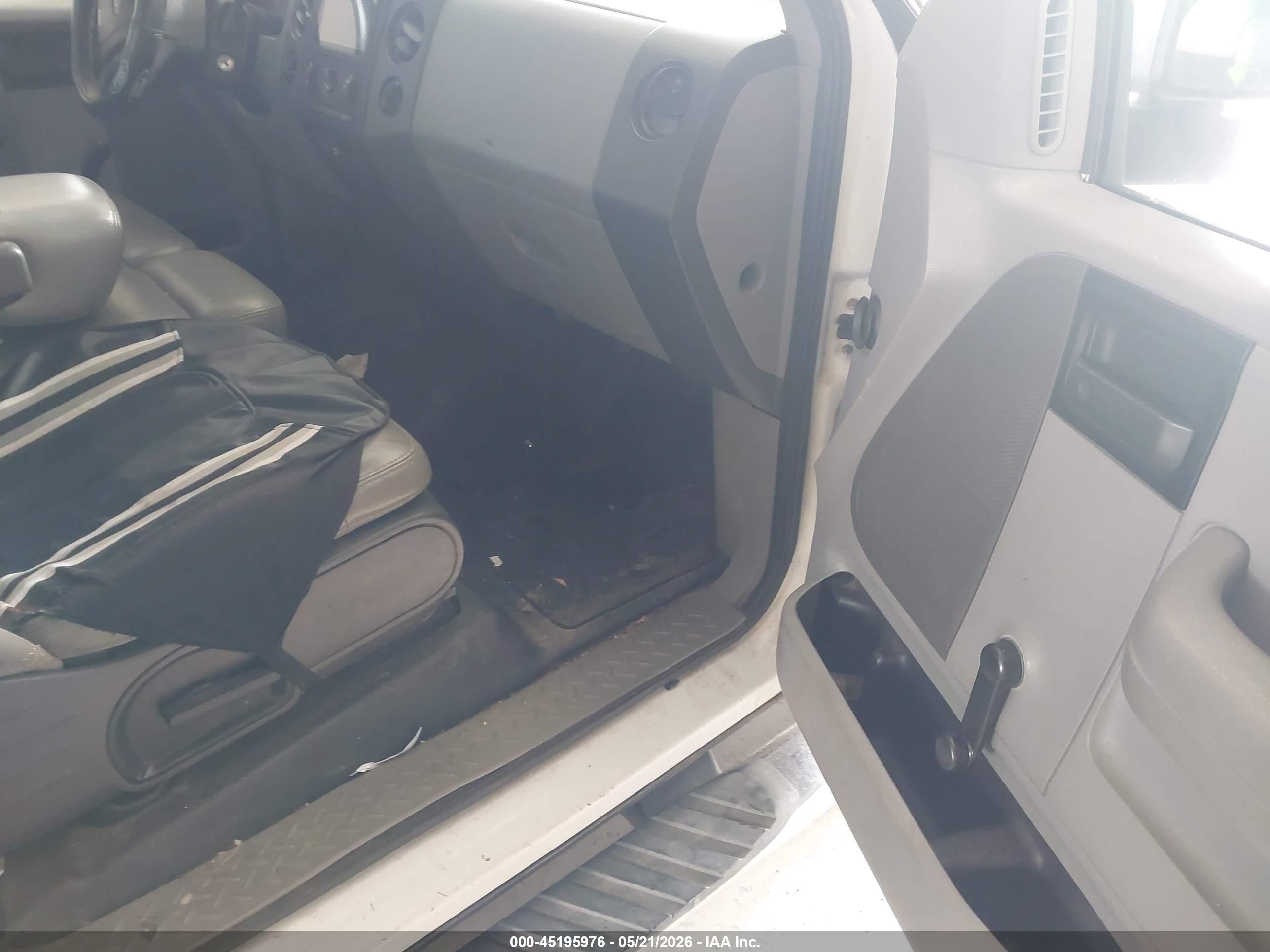 2006 Ford F-150 Lariat/xl/xlt White vin: 1FTVX12546NB00923