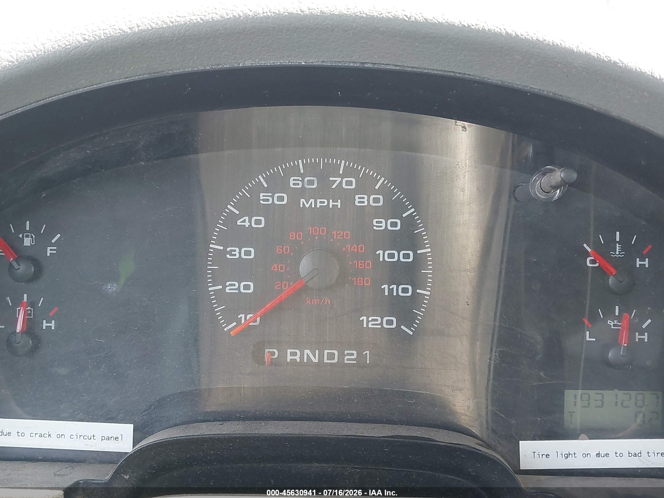 2008 Ford F-150 Xl/xlt Белый vin: 1FTVX12558KB53957